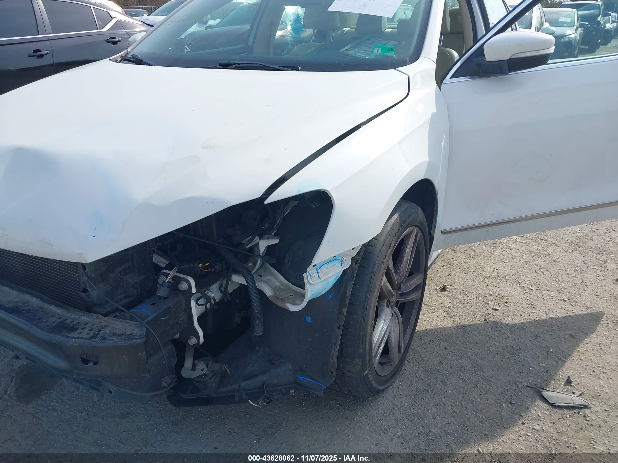 VOLKSWAGEN PASSAT image 6