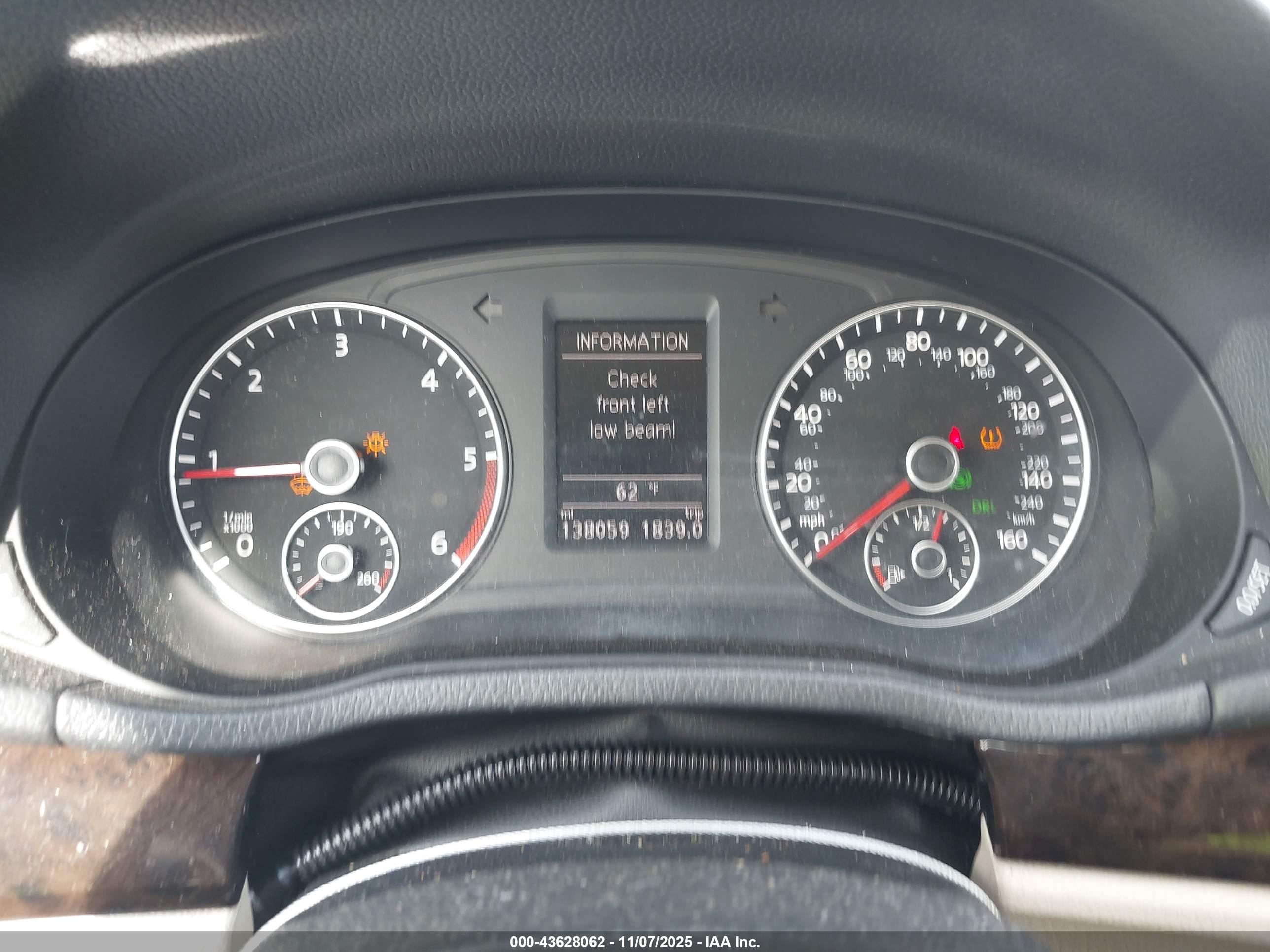 VOLKSWAGEN PASSAT image 7