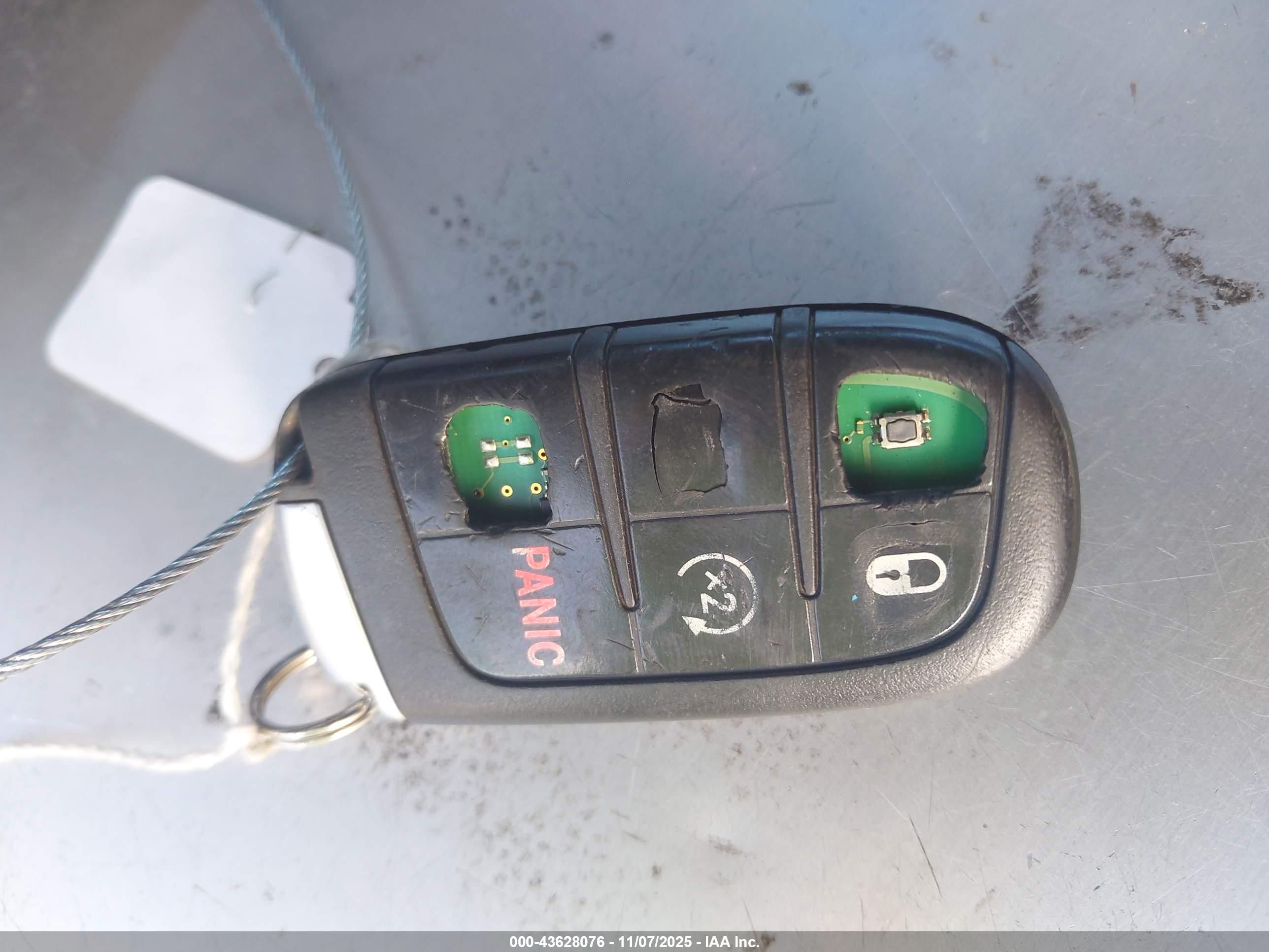DODGE CHALLENGER image 11