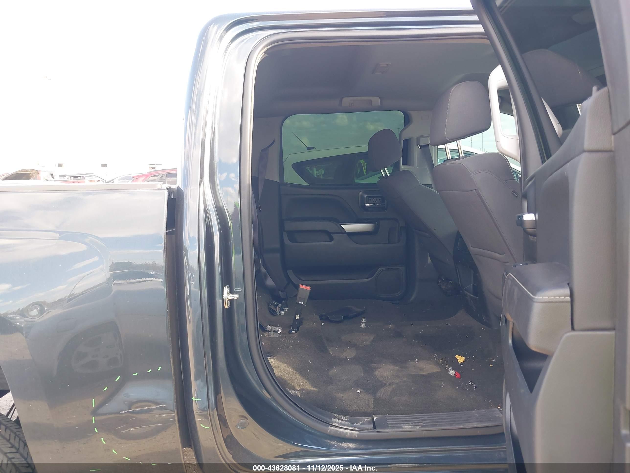CHEVROLET SILVERADO image 8