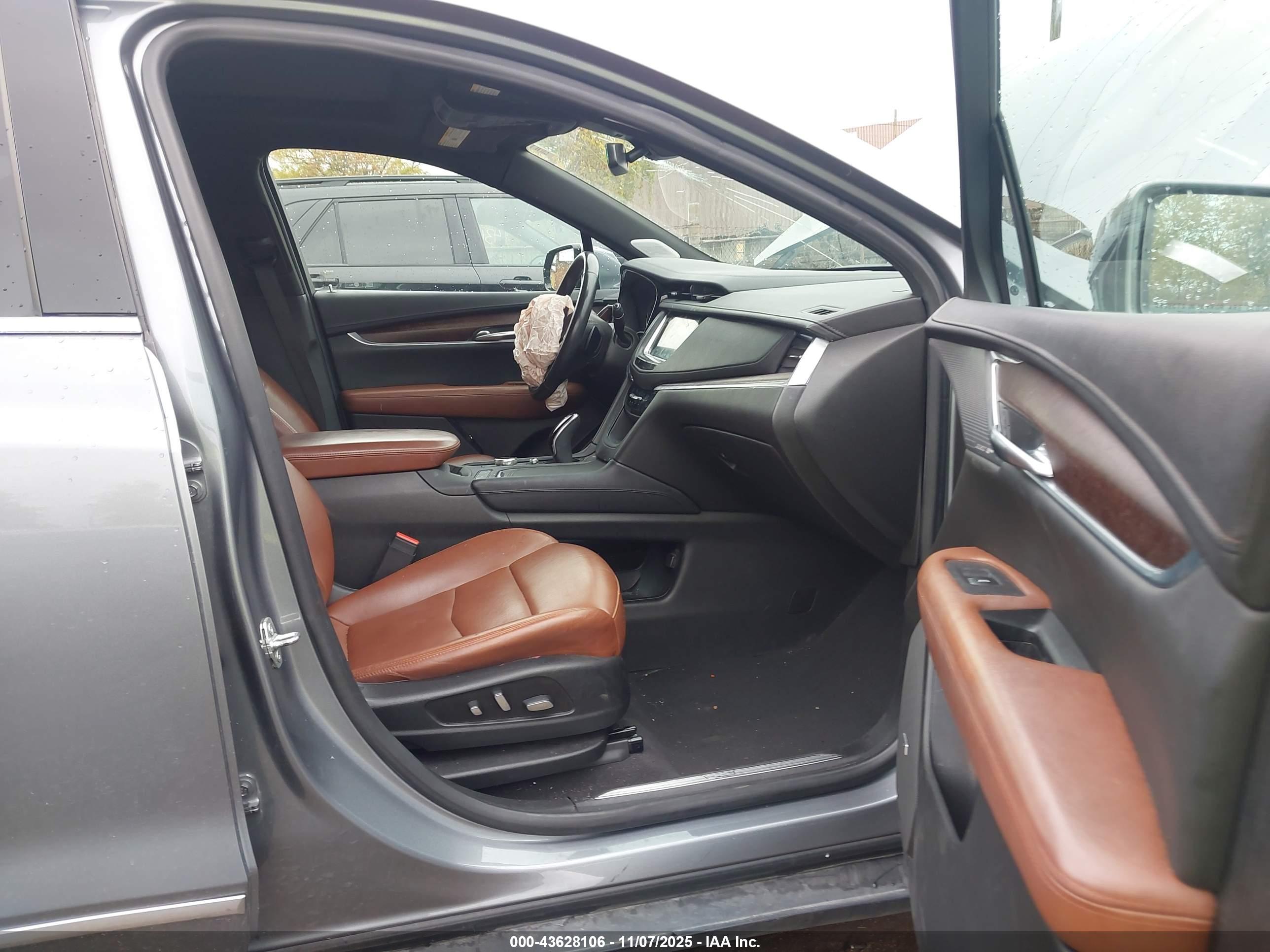 CADILLAC XT5 image 5
