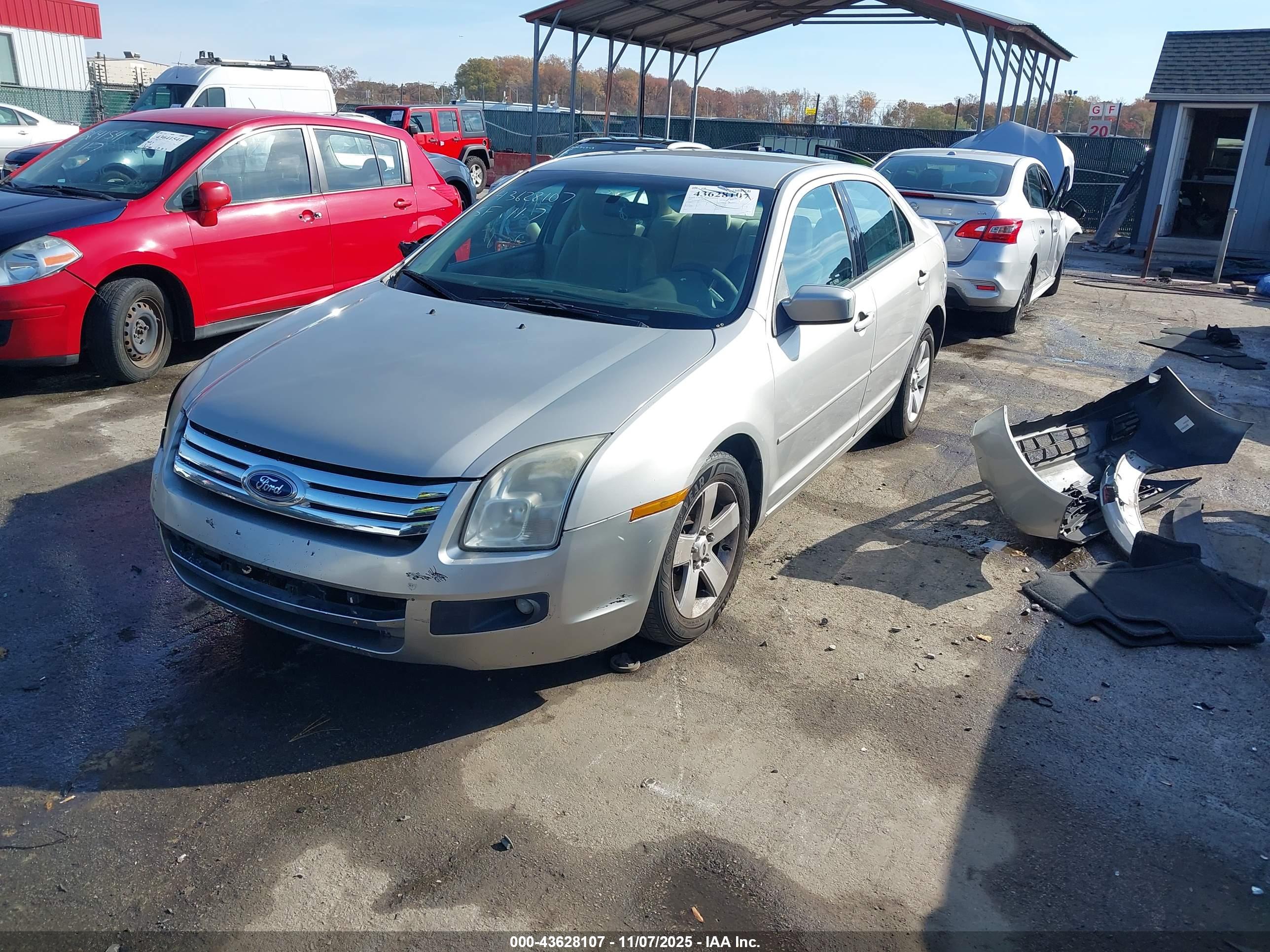 FORD FUSION image 2