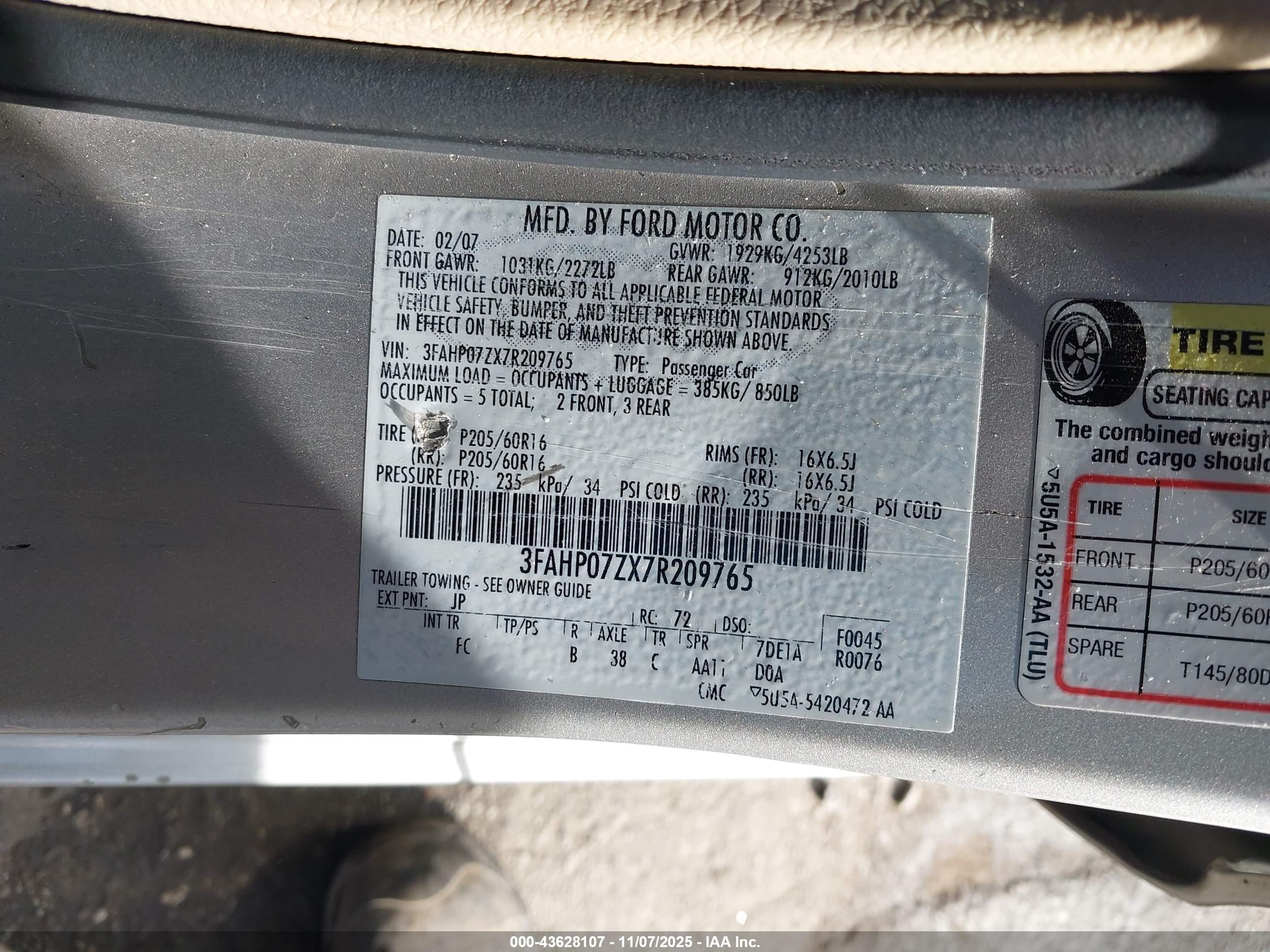 FORD FUSION image 9