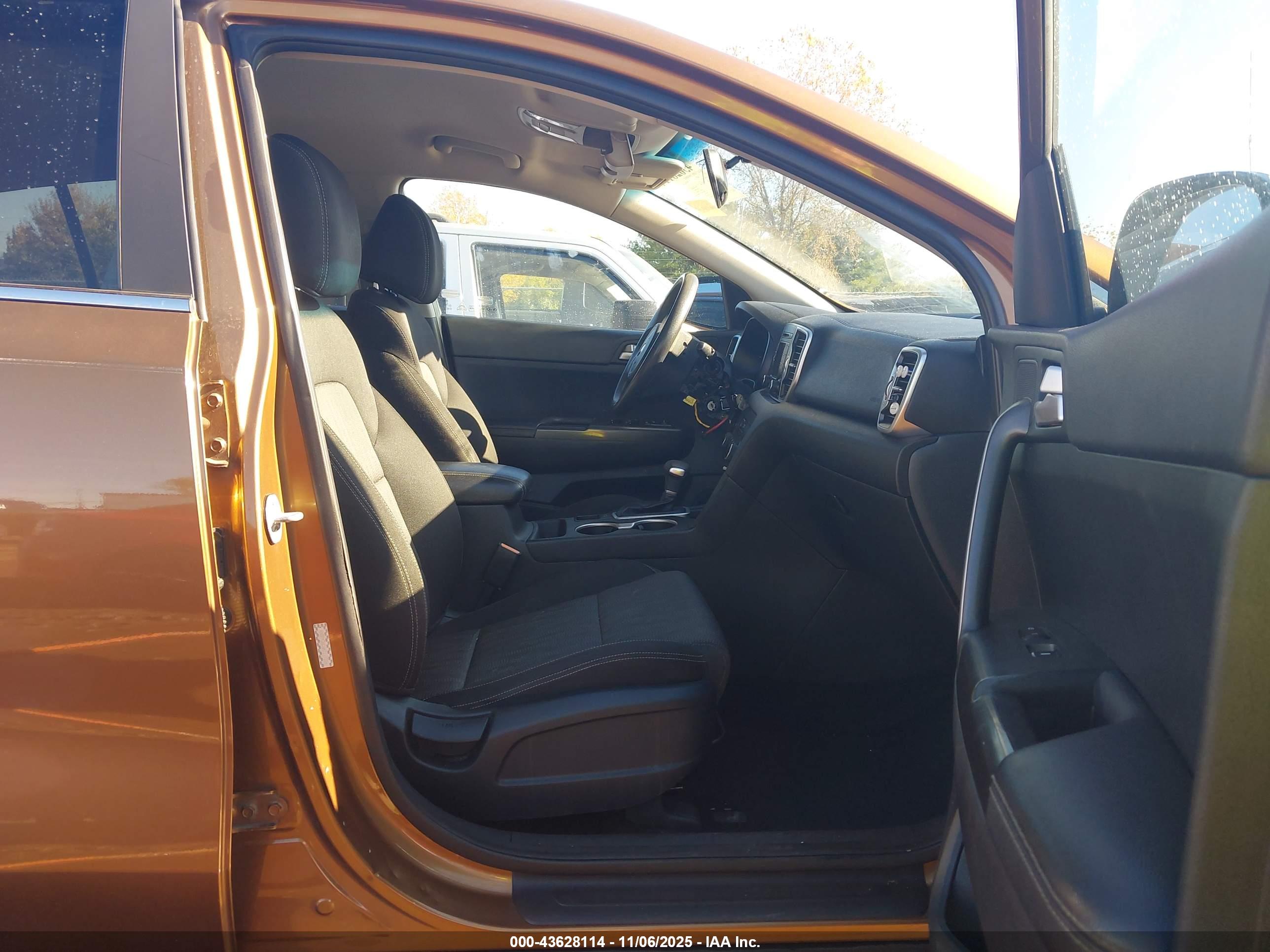 KIA SPORTAGE image 5