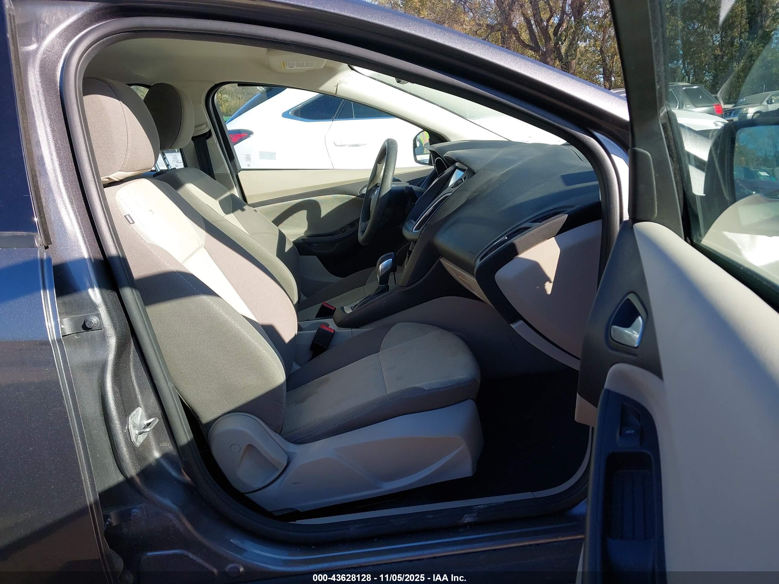 FORD FOCUS image 5