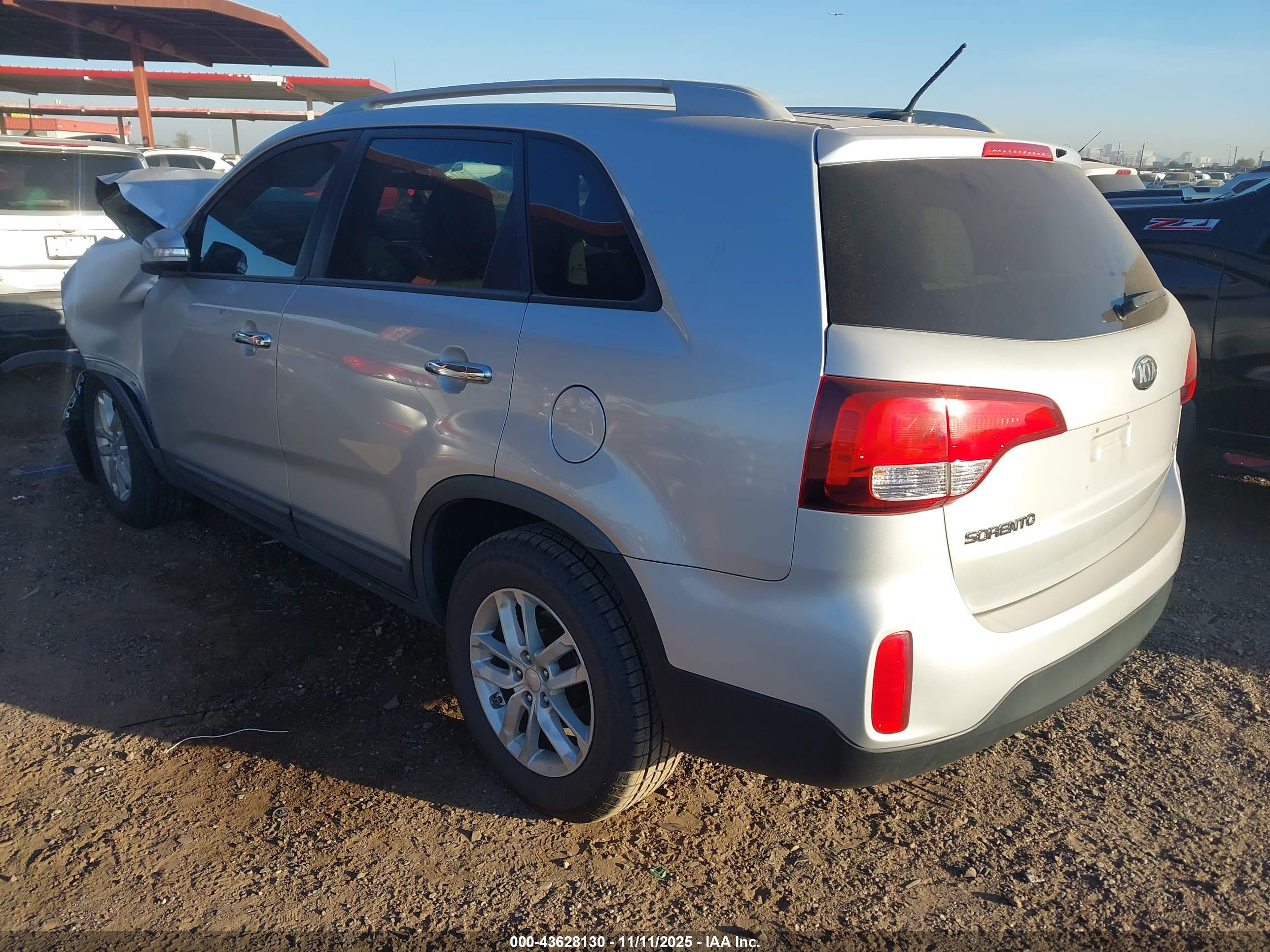 KIA SORENTO image 3