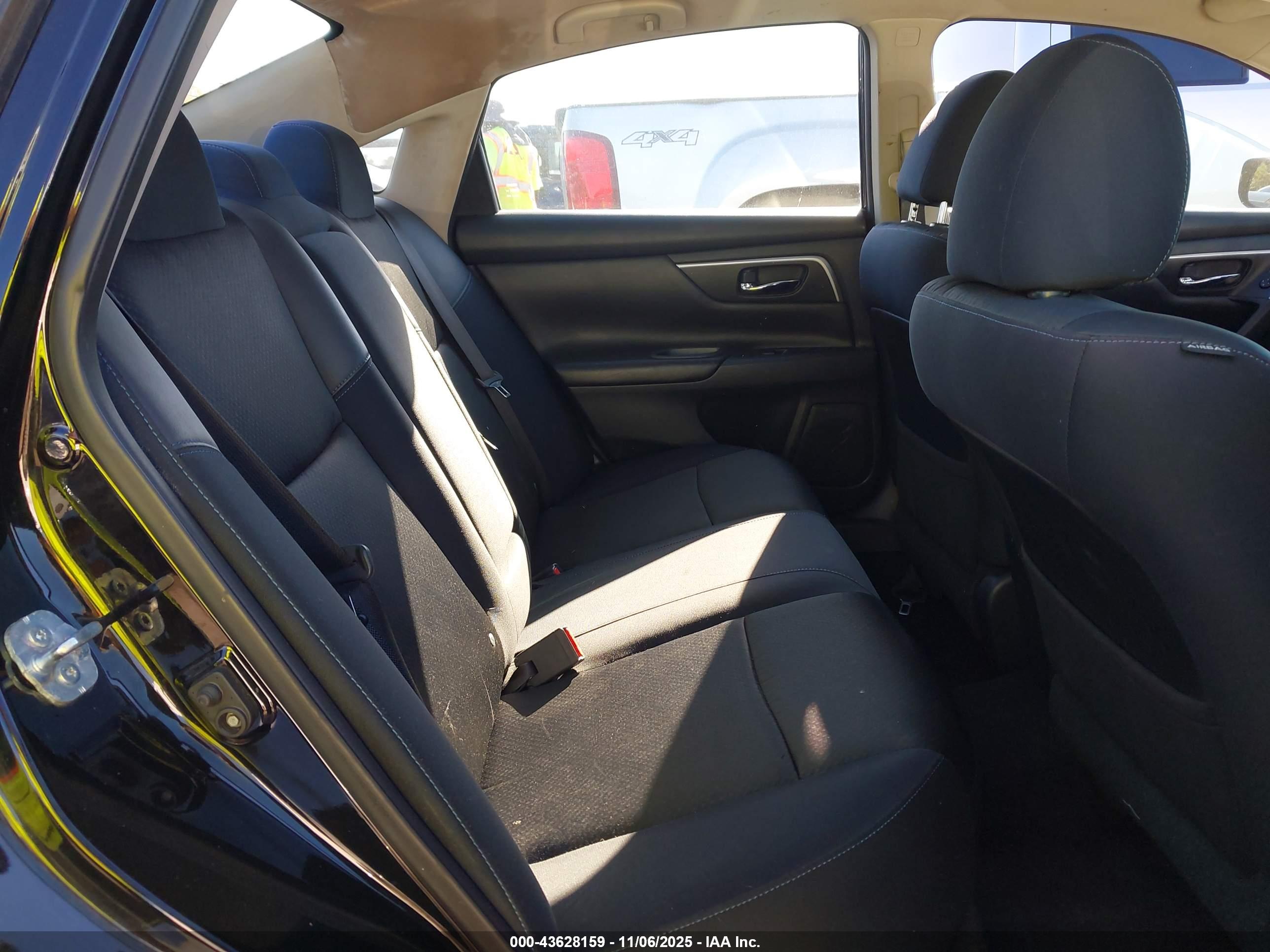 NISSAN ALTIMA image 8