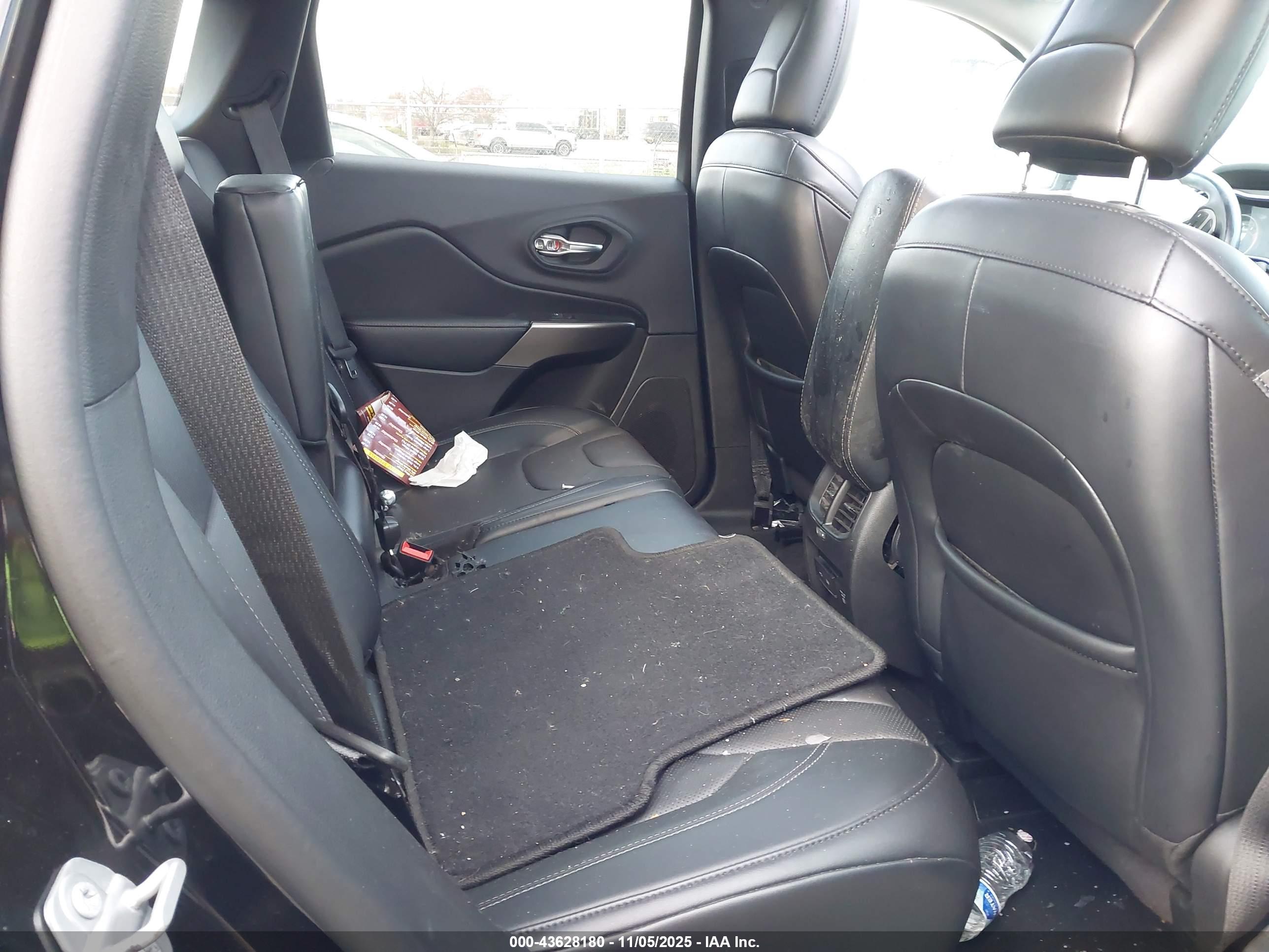 JEEP CHEROKEE image 8