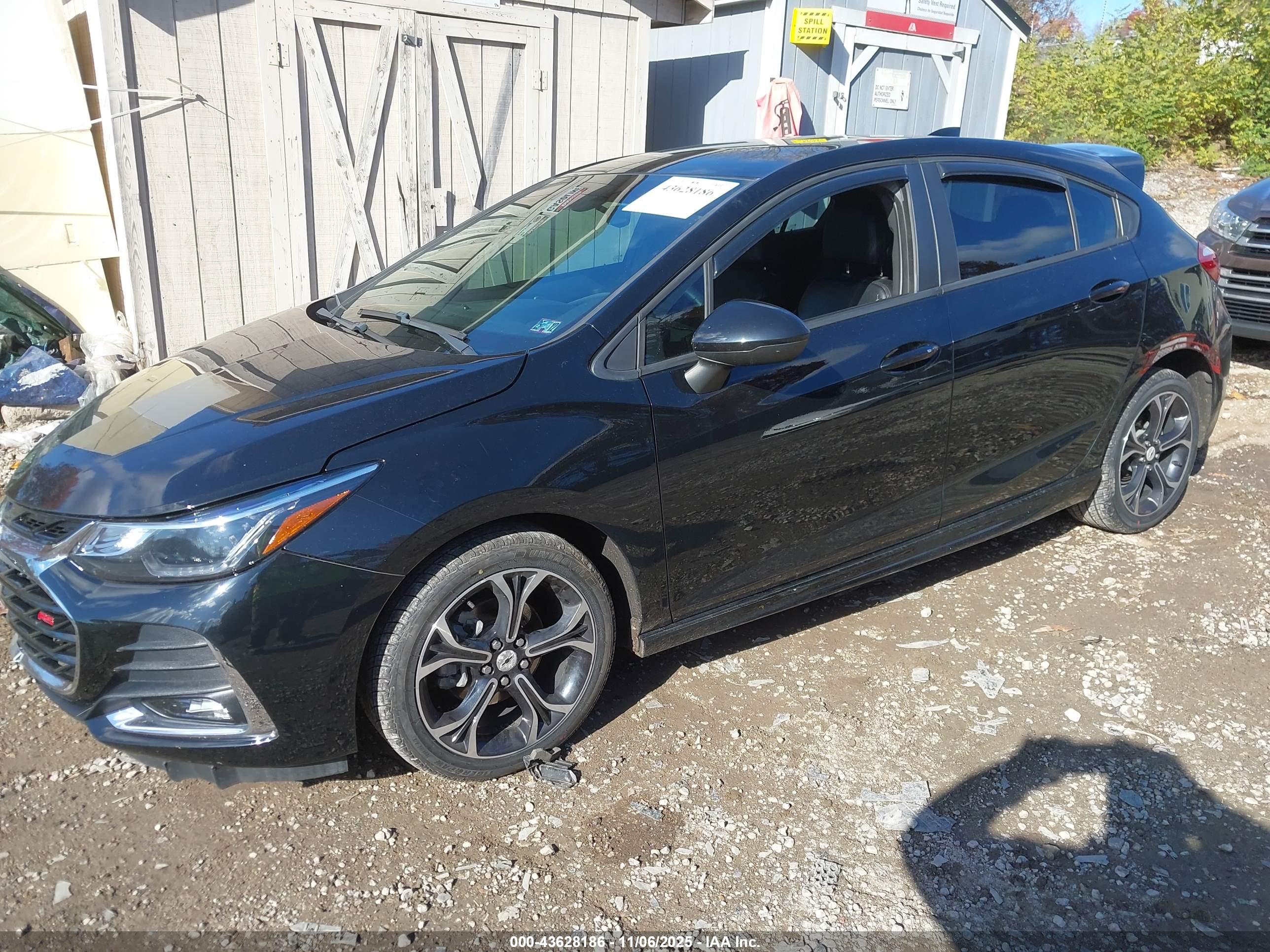 CHEVROLET CRUZE image 2
