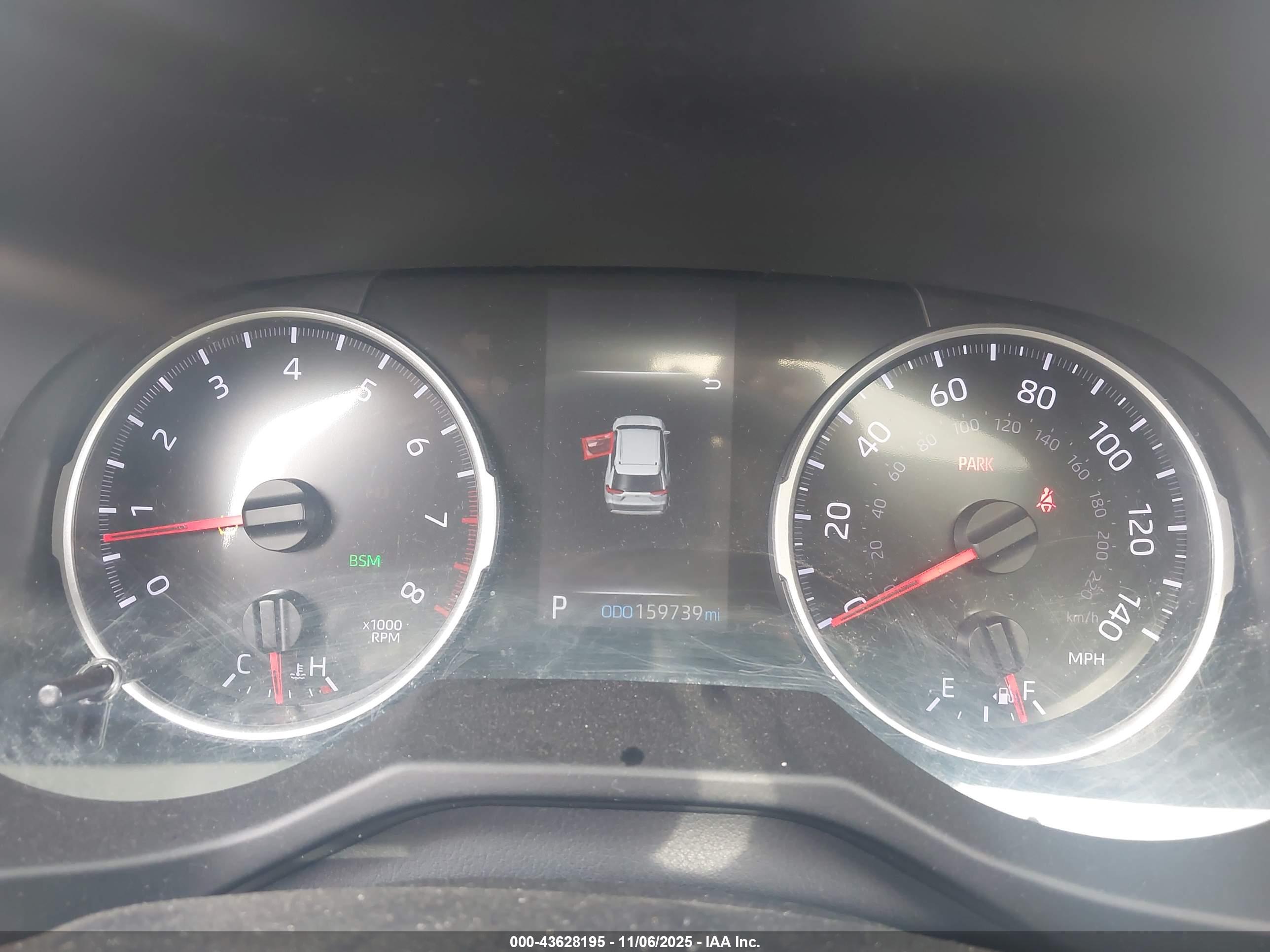 TOYOTA RAV4 image 7