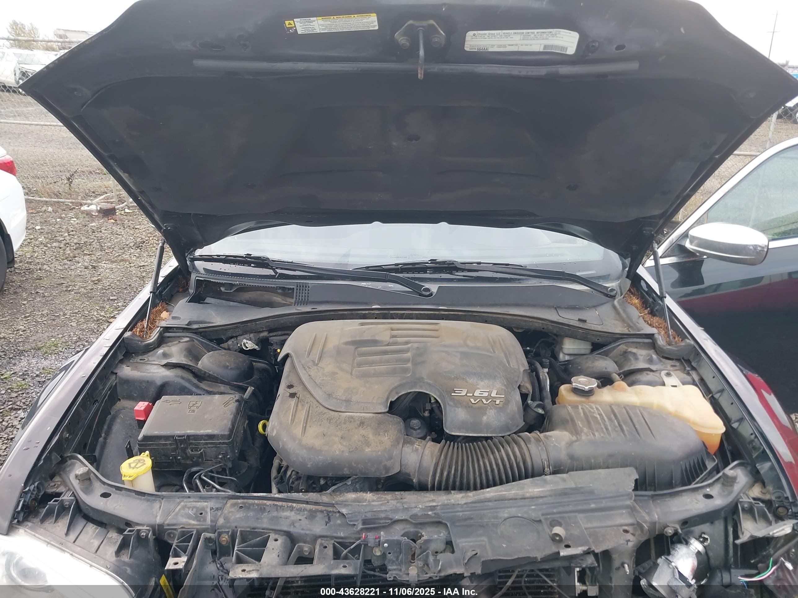 CHRYSLER 300 image 10