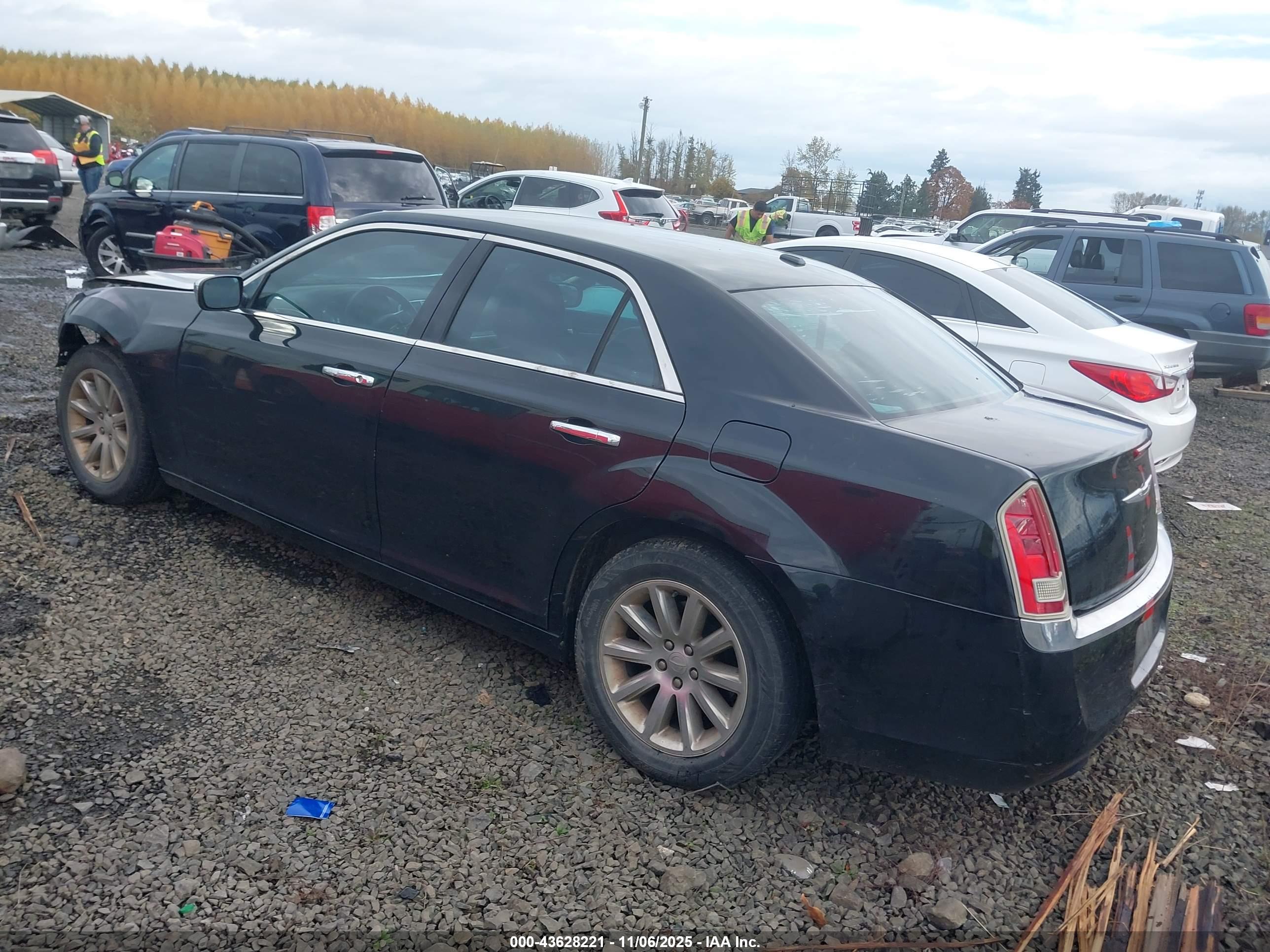 CHRYSLER 300 image 3
