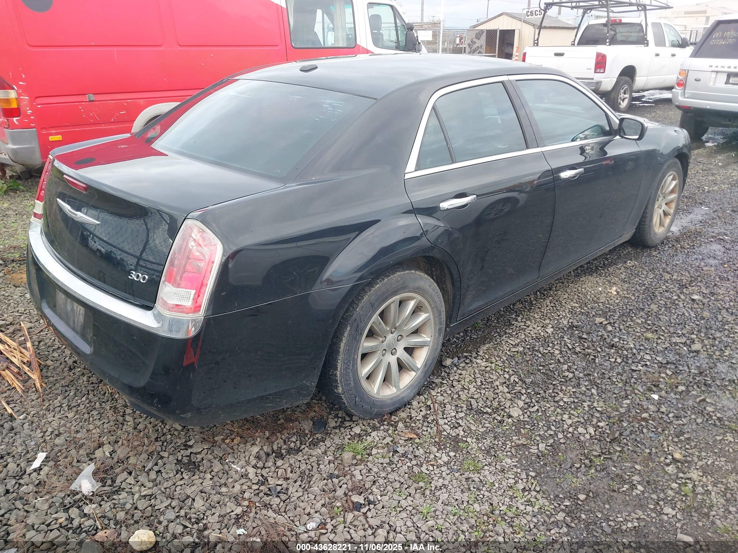 CHRYSLER 300 image 4