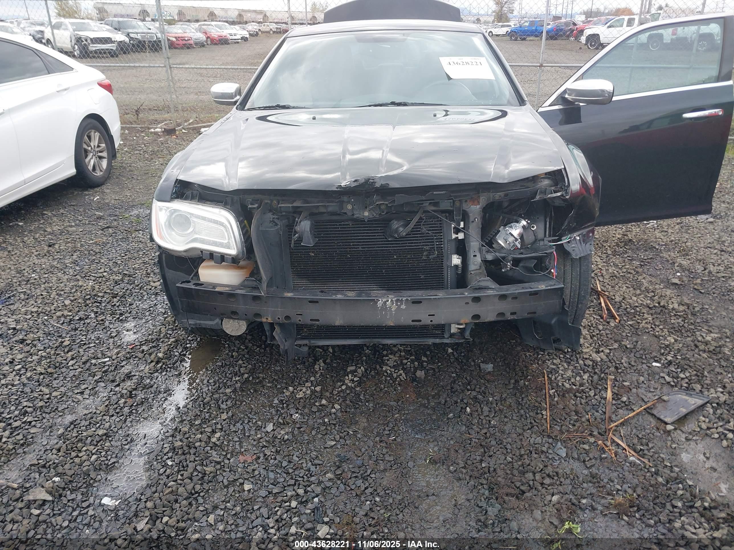 CHRYSLER 300 image 6