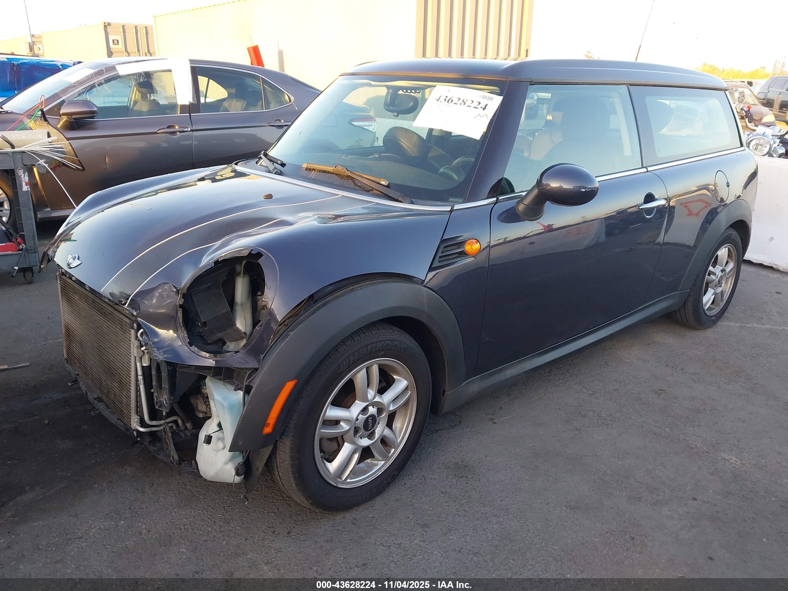 MINI COOPER image 2