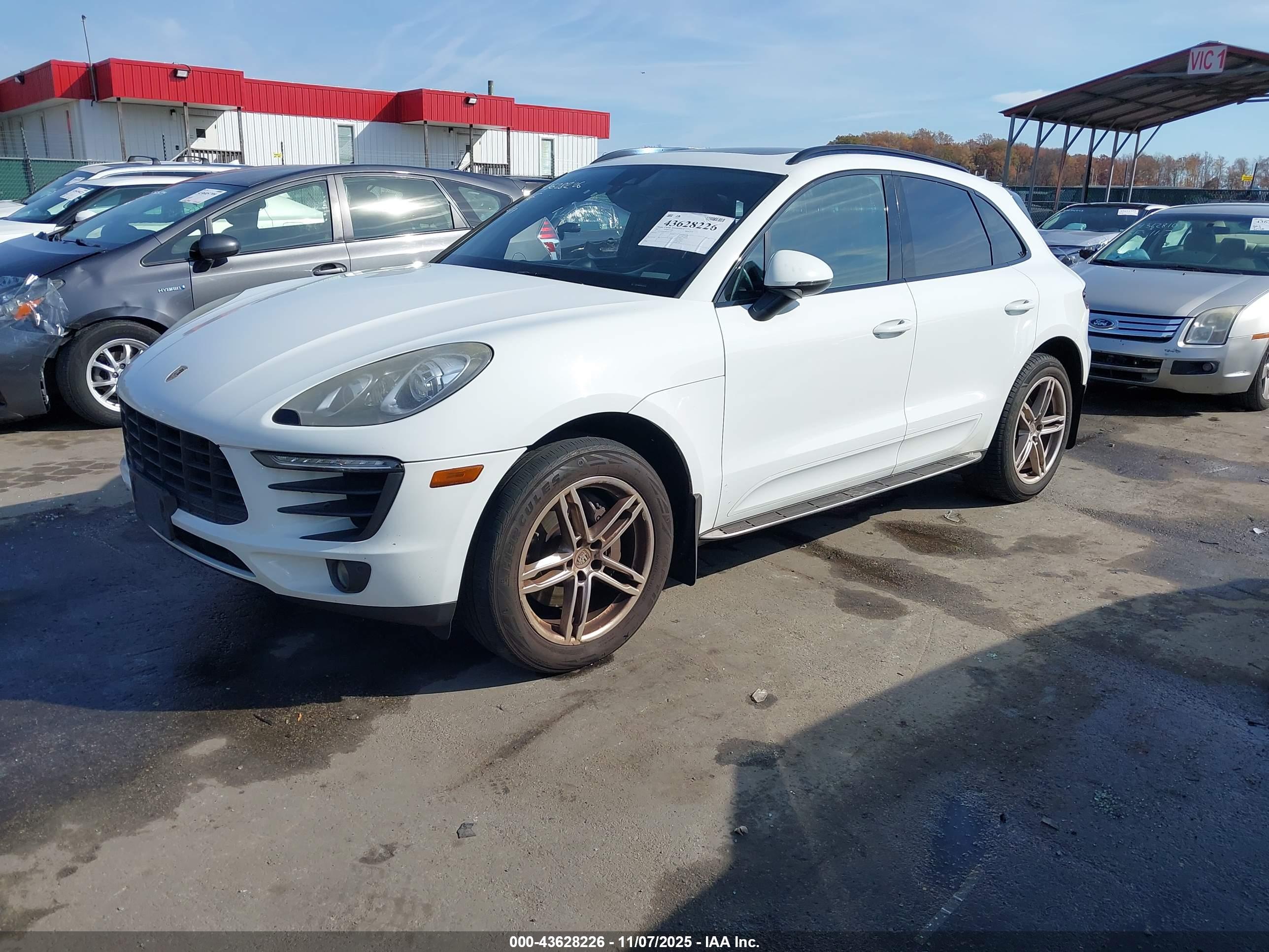 PORSCHE MACAN image 2