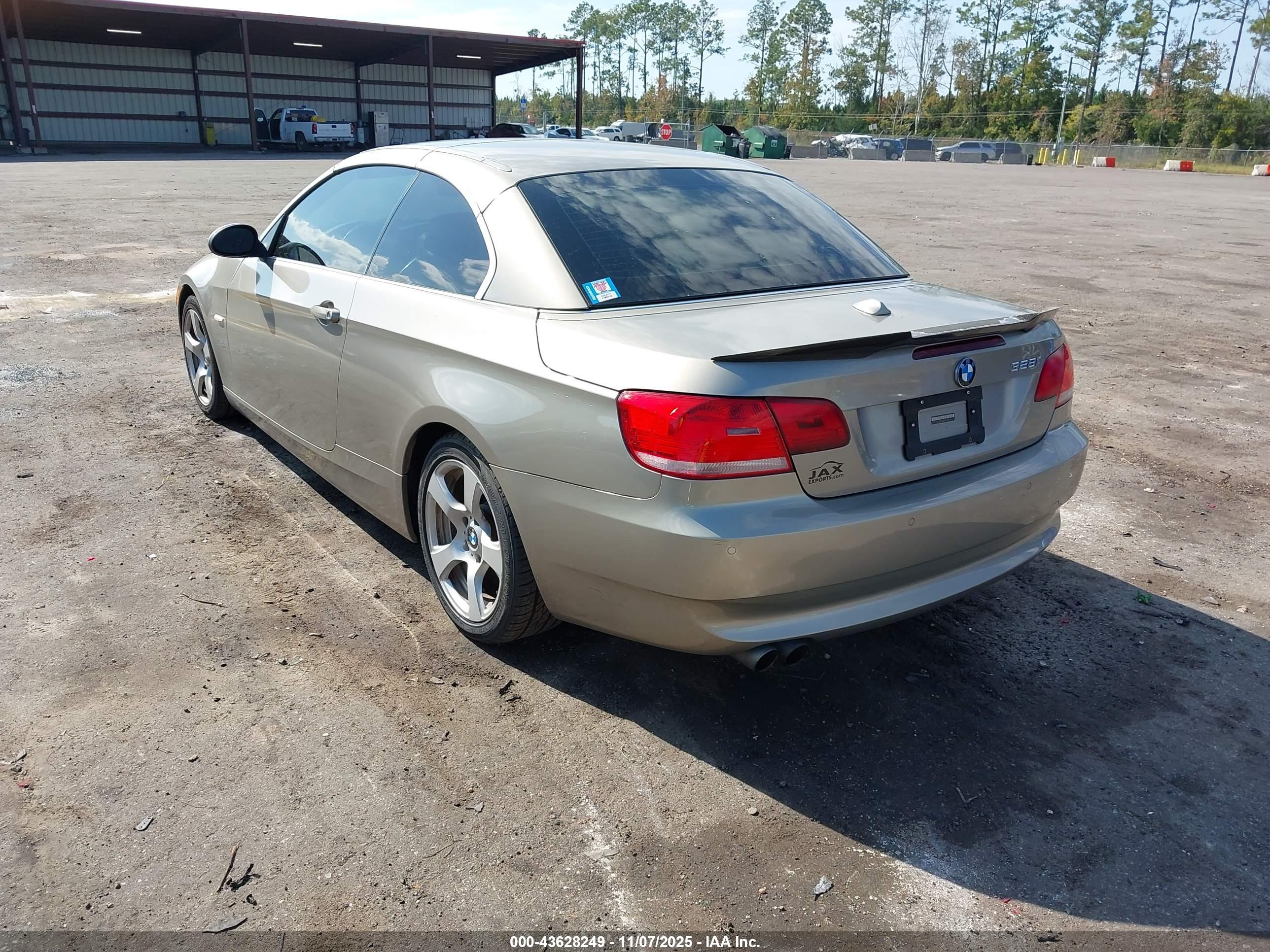 BMW 328I image 3