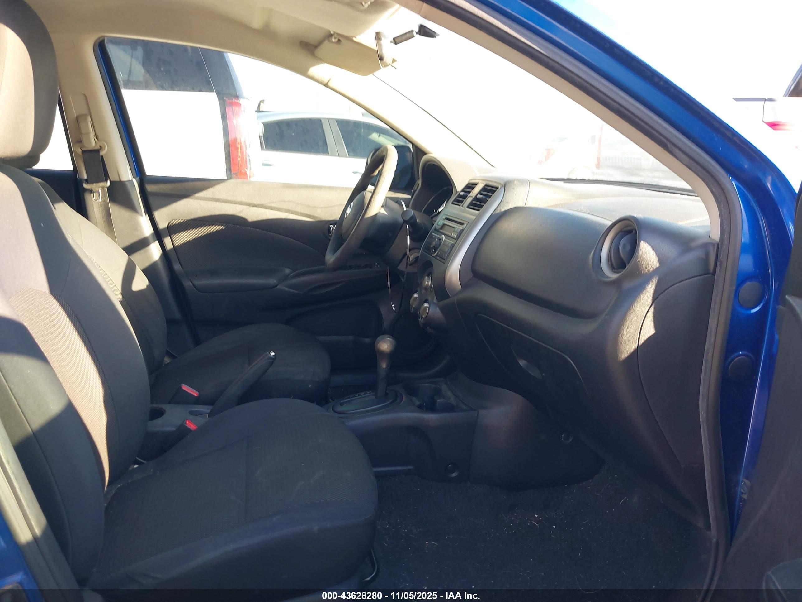 NISSAN VERSA image 5