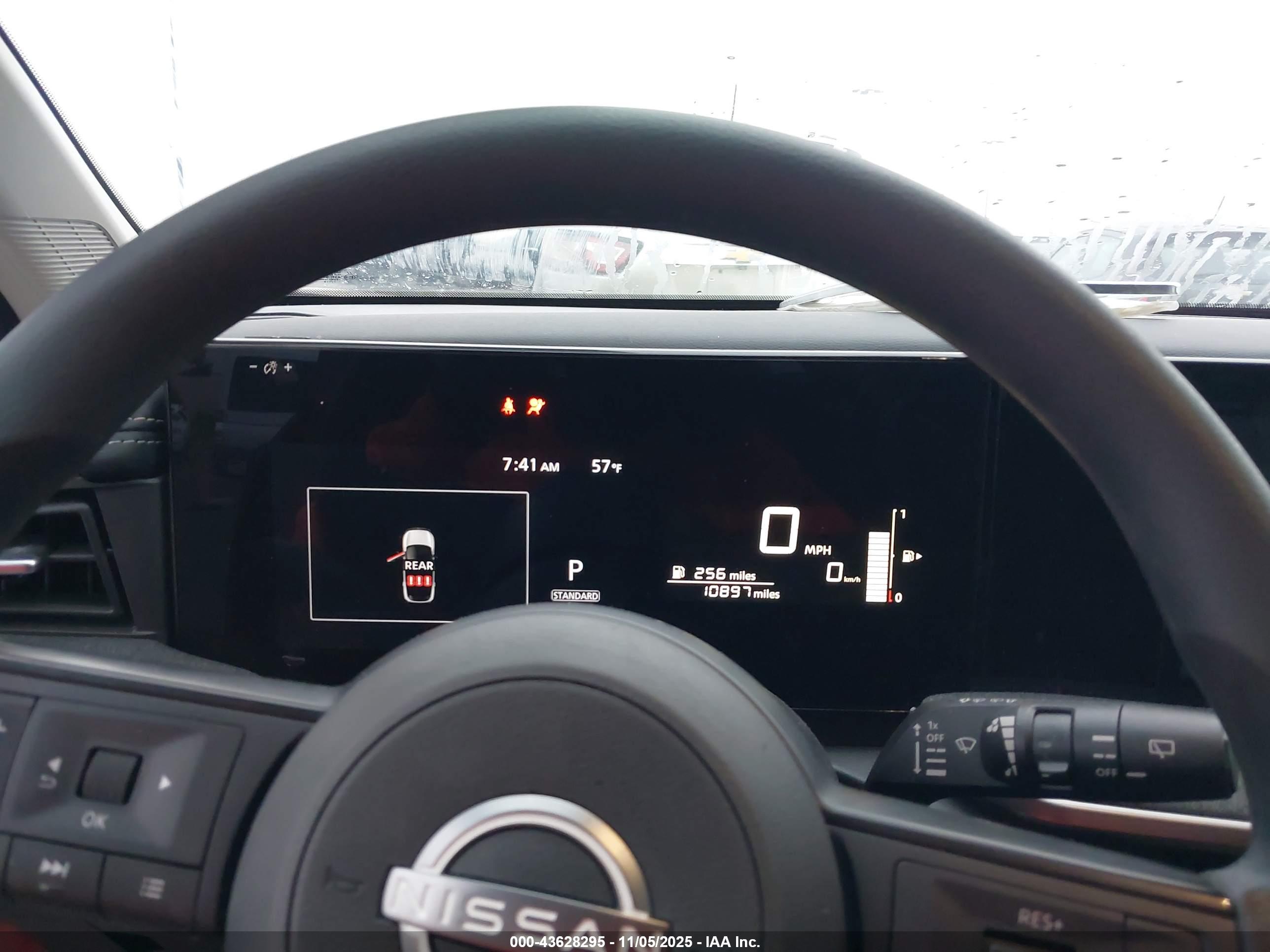 NISSAN KICKS image 7