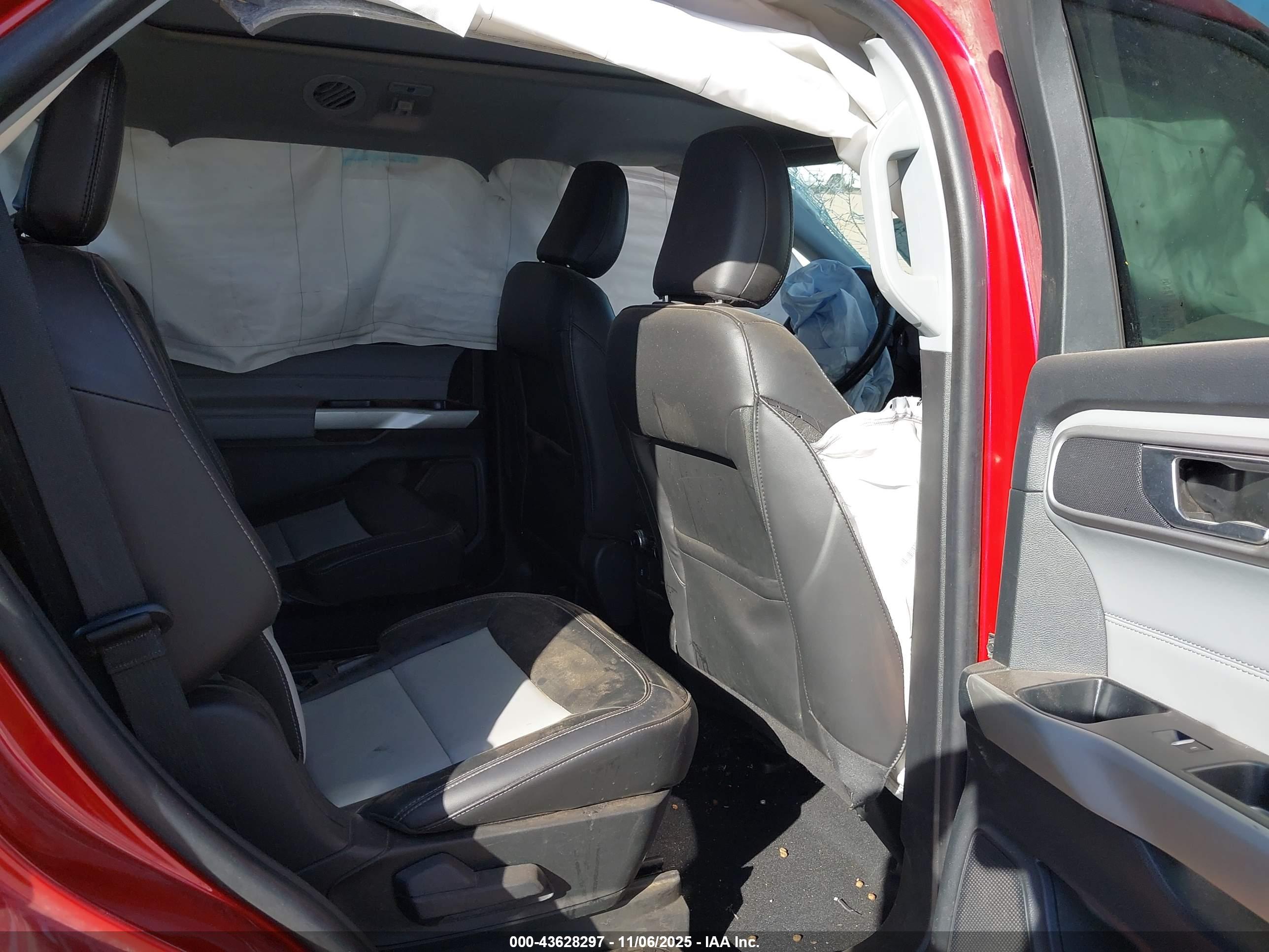 FORD EXPLORER image 8