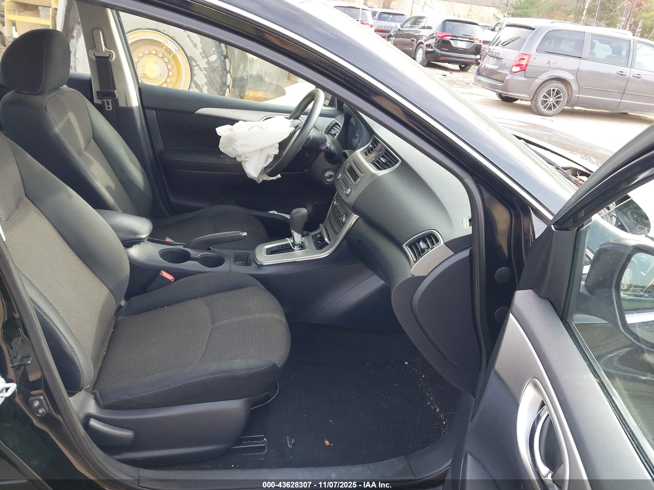 NISSAN SENTRA image 5