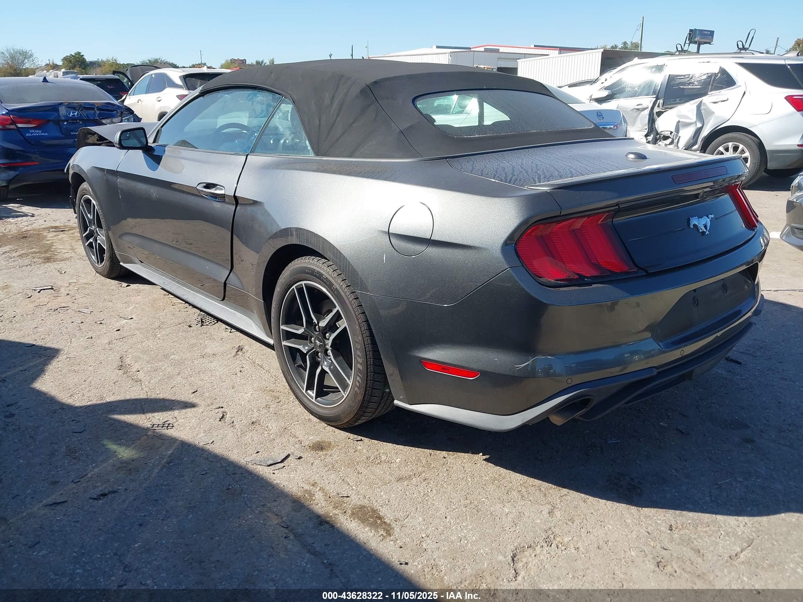 FORD MUSTANG image 3