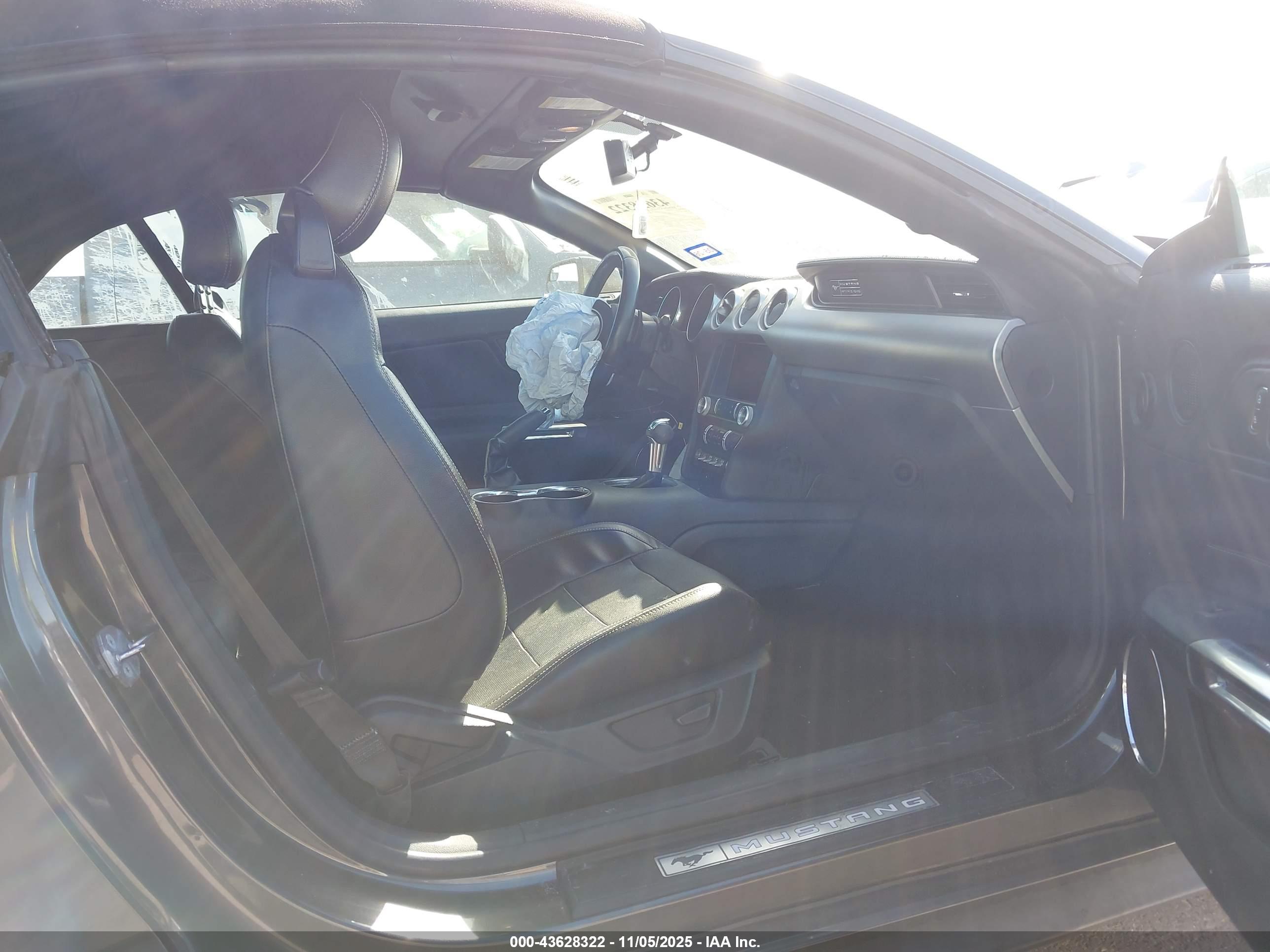 FORD MUSTANG image 5