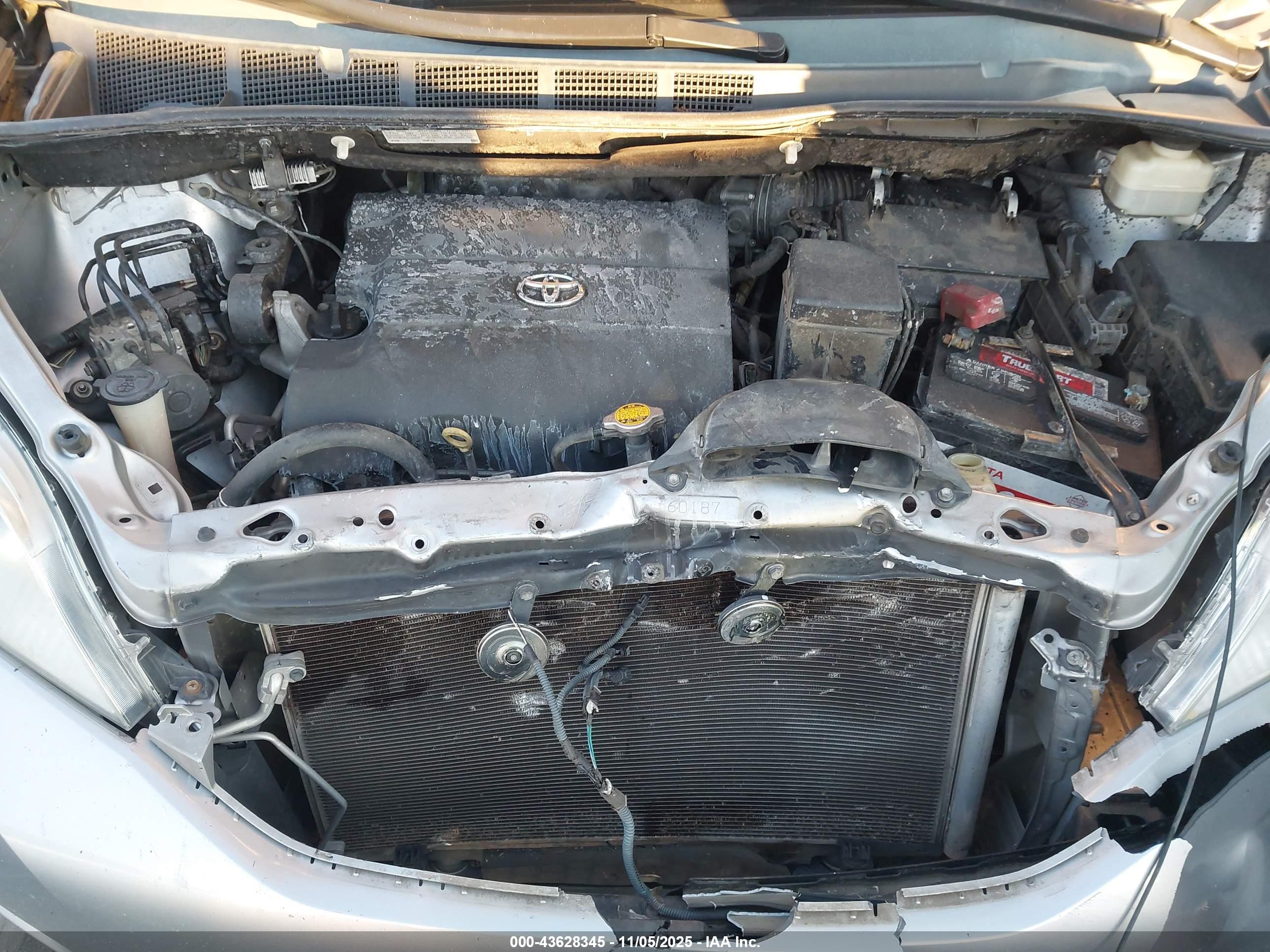 TOYOTA SIENNA image 10