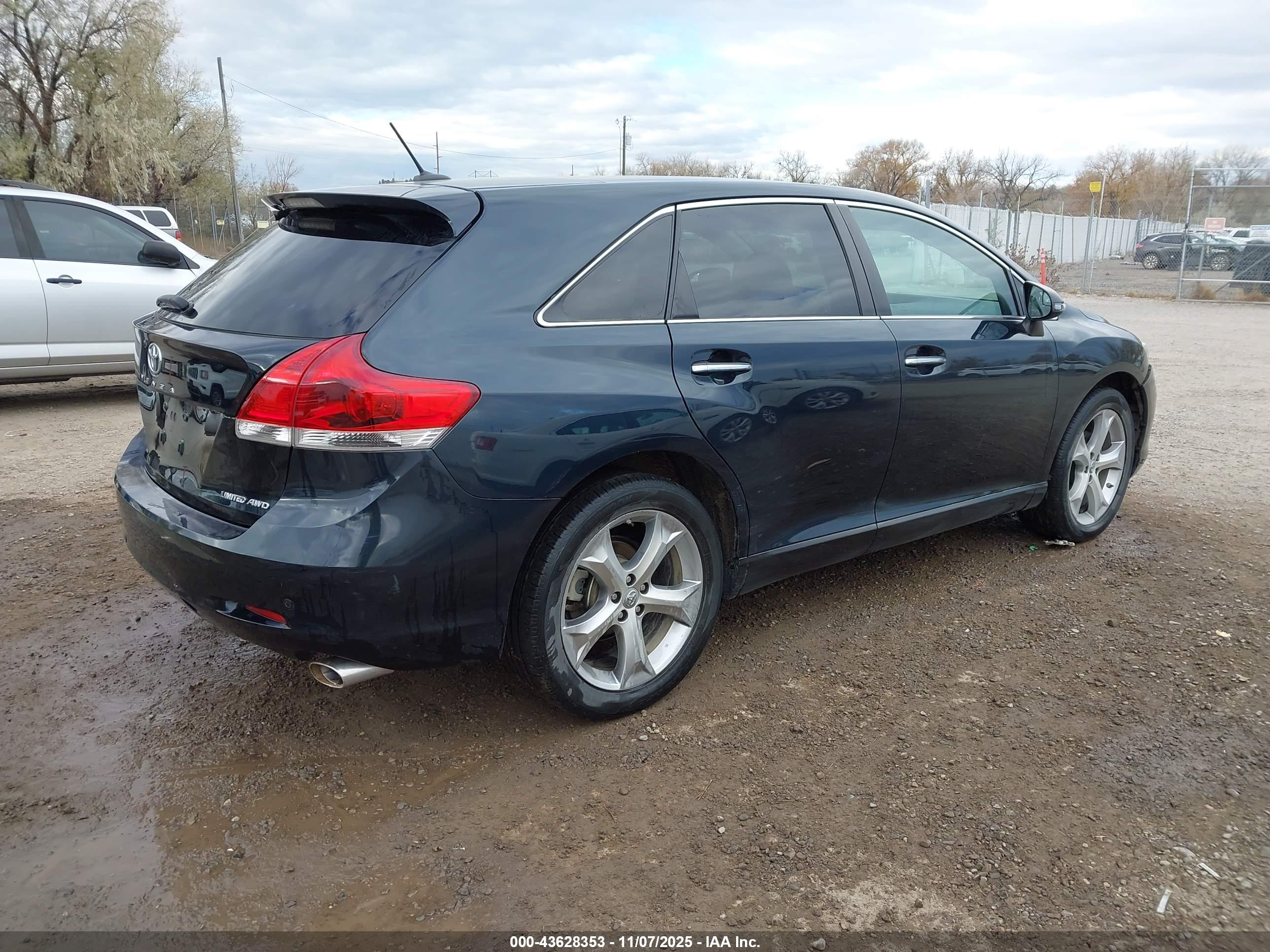 TOYOTA VENZA image 4