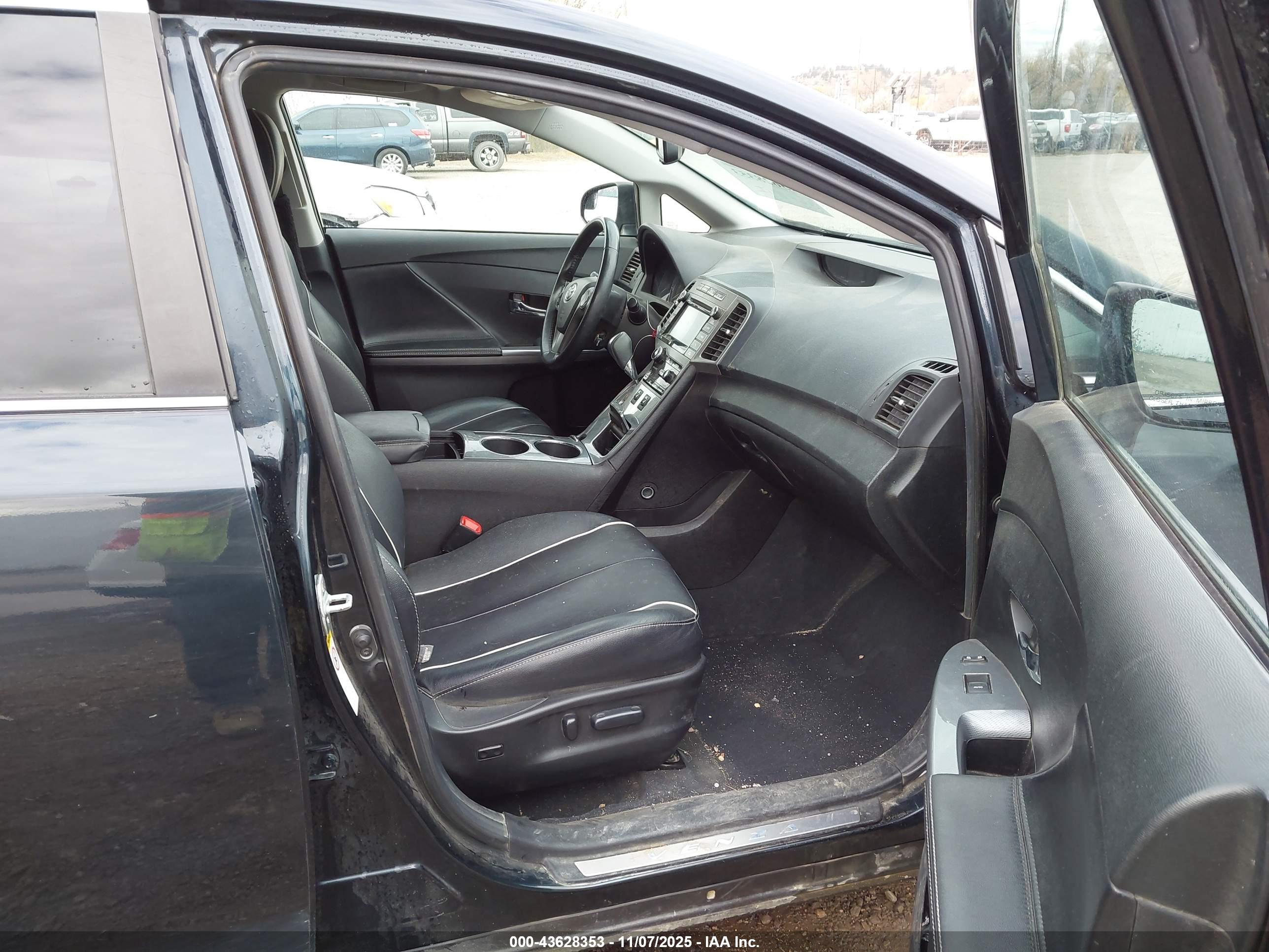 TOYOTA VENZA image 5