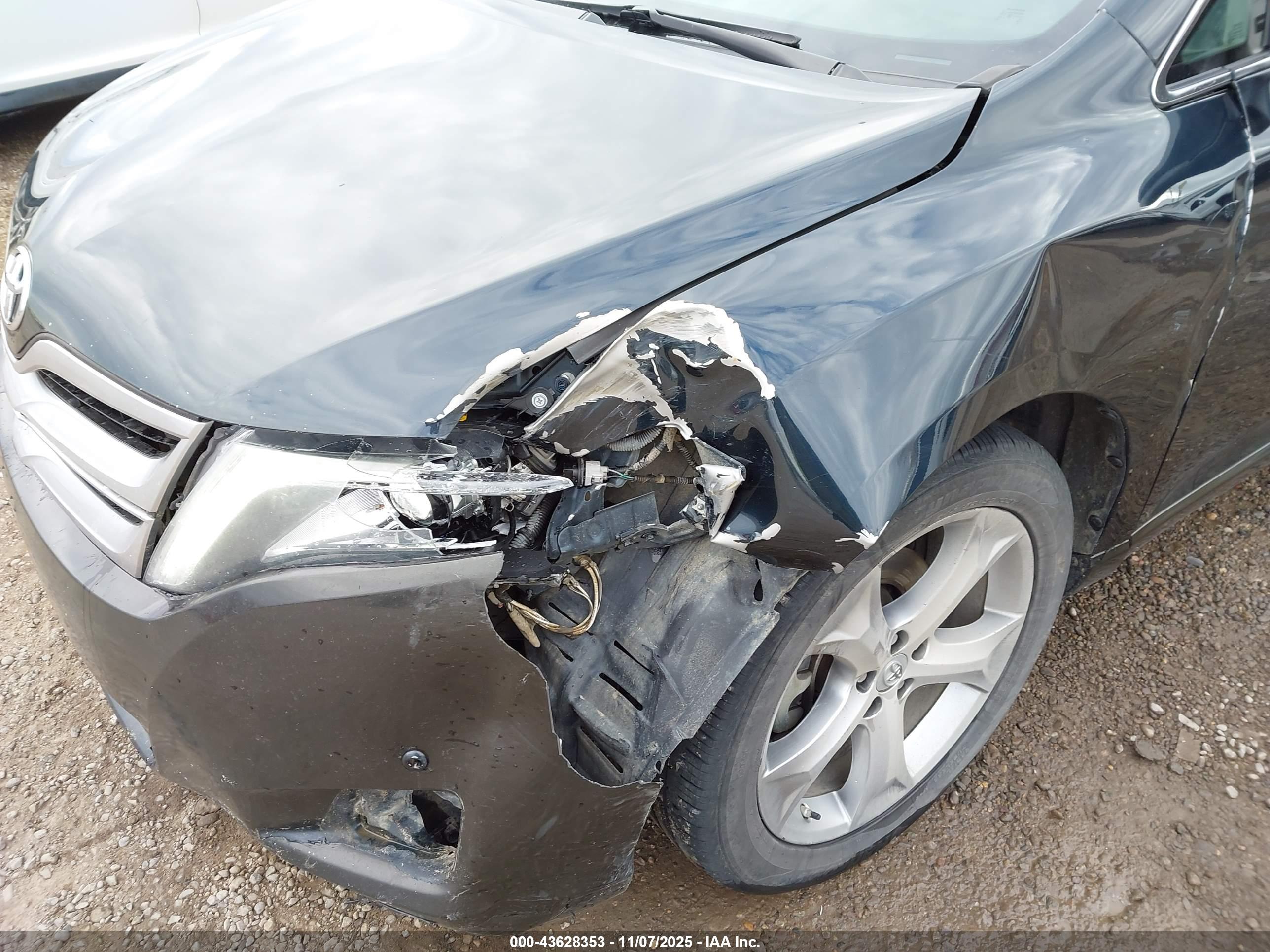 TOYOTA VENZA image 6