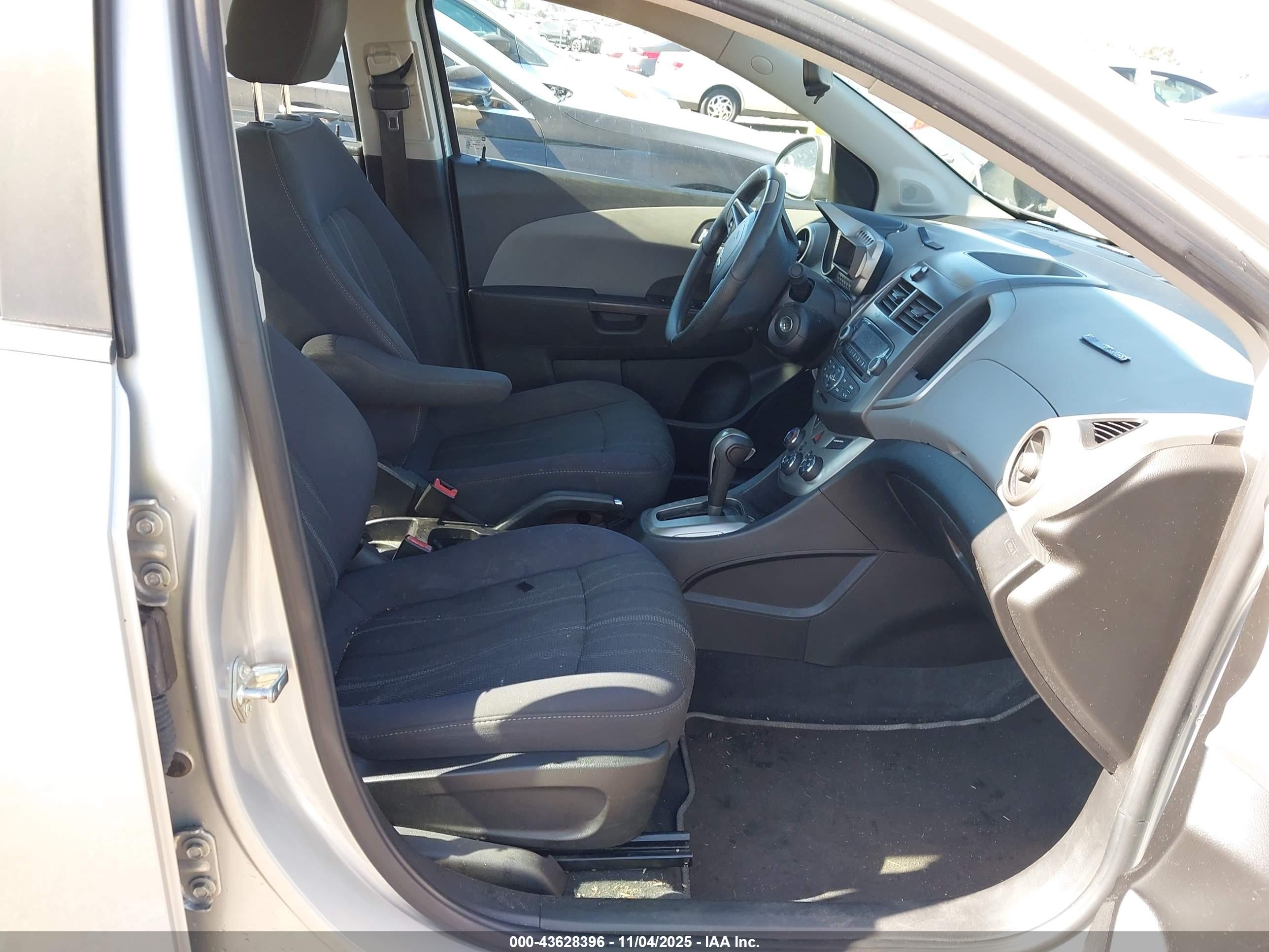 CHEVROLET SONIC image 5
