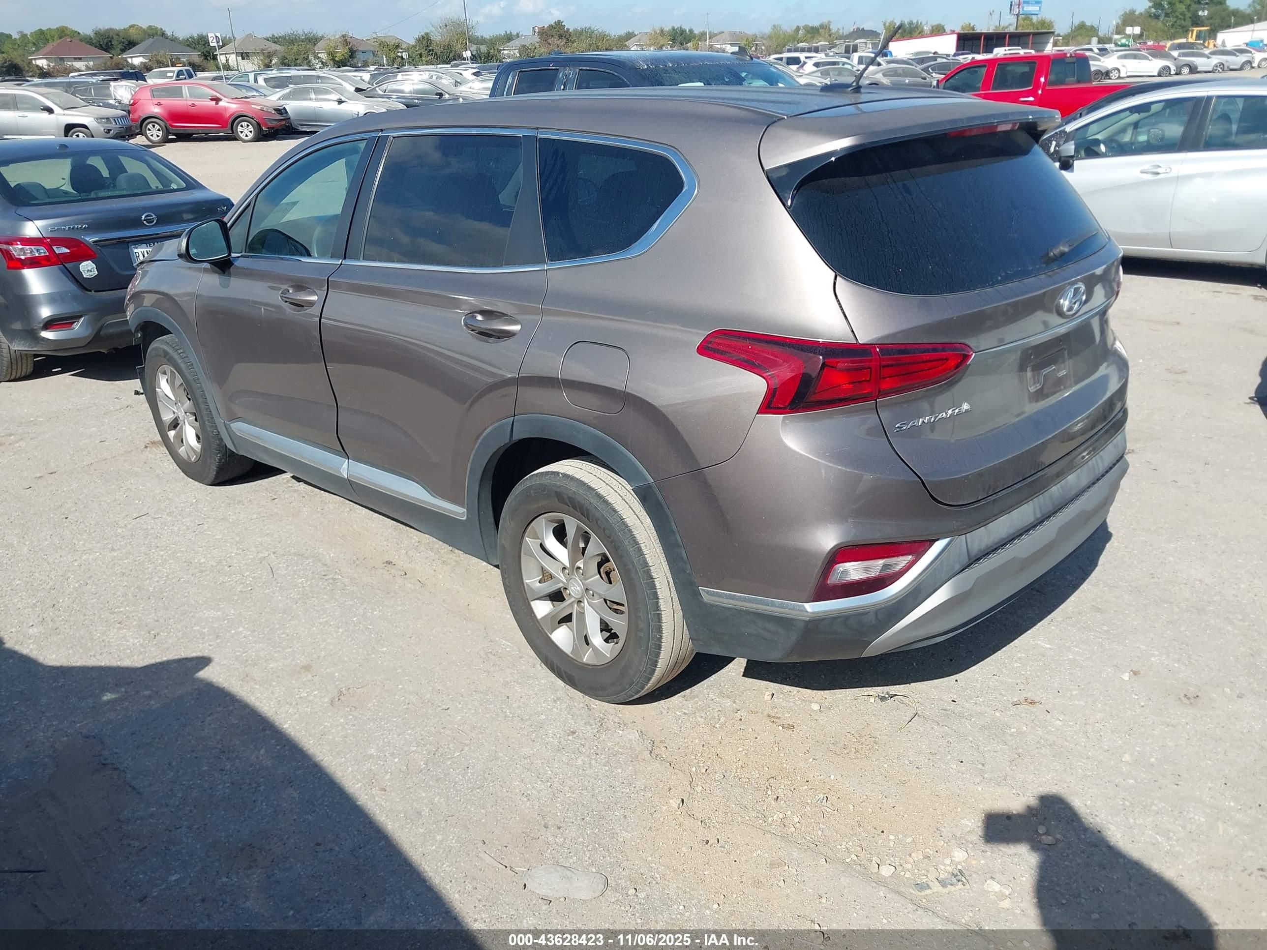 HYUNDAI SANTA image 3
