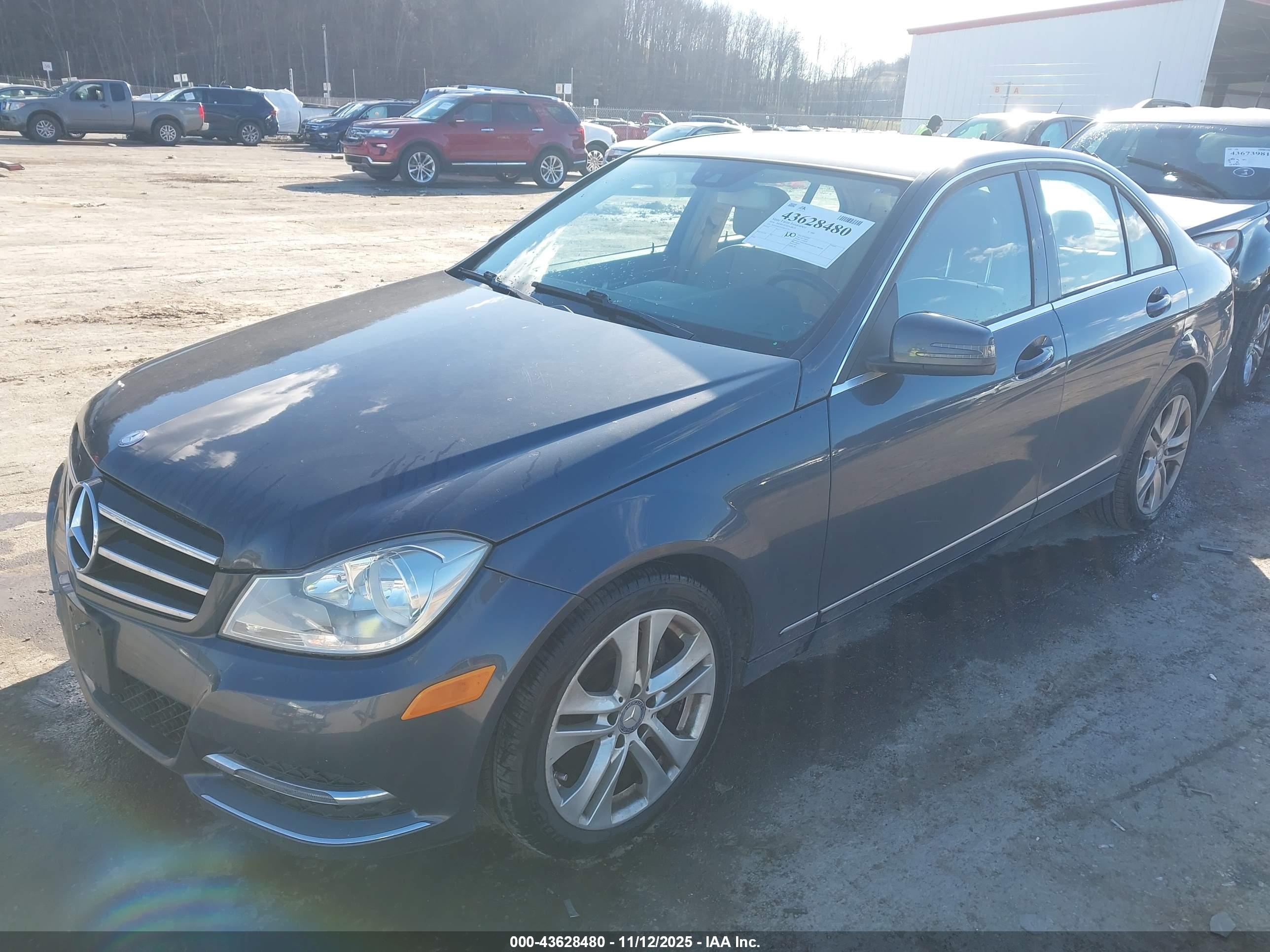 MERCEDES-BENZ C image 2