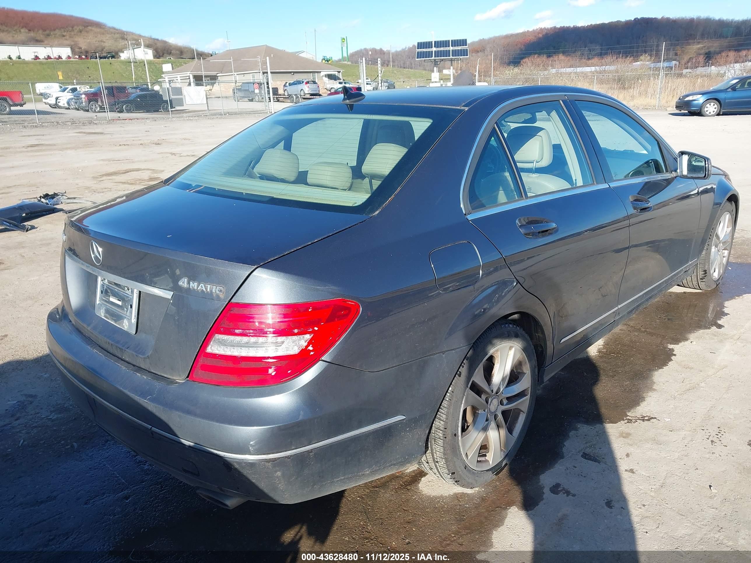 MERCEDES-BENZ C image 4
