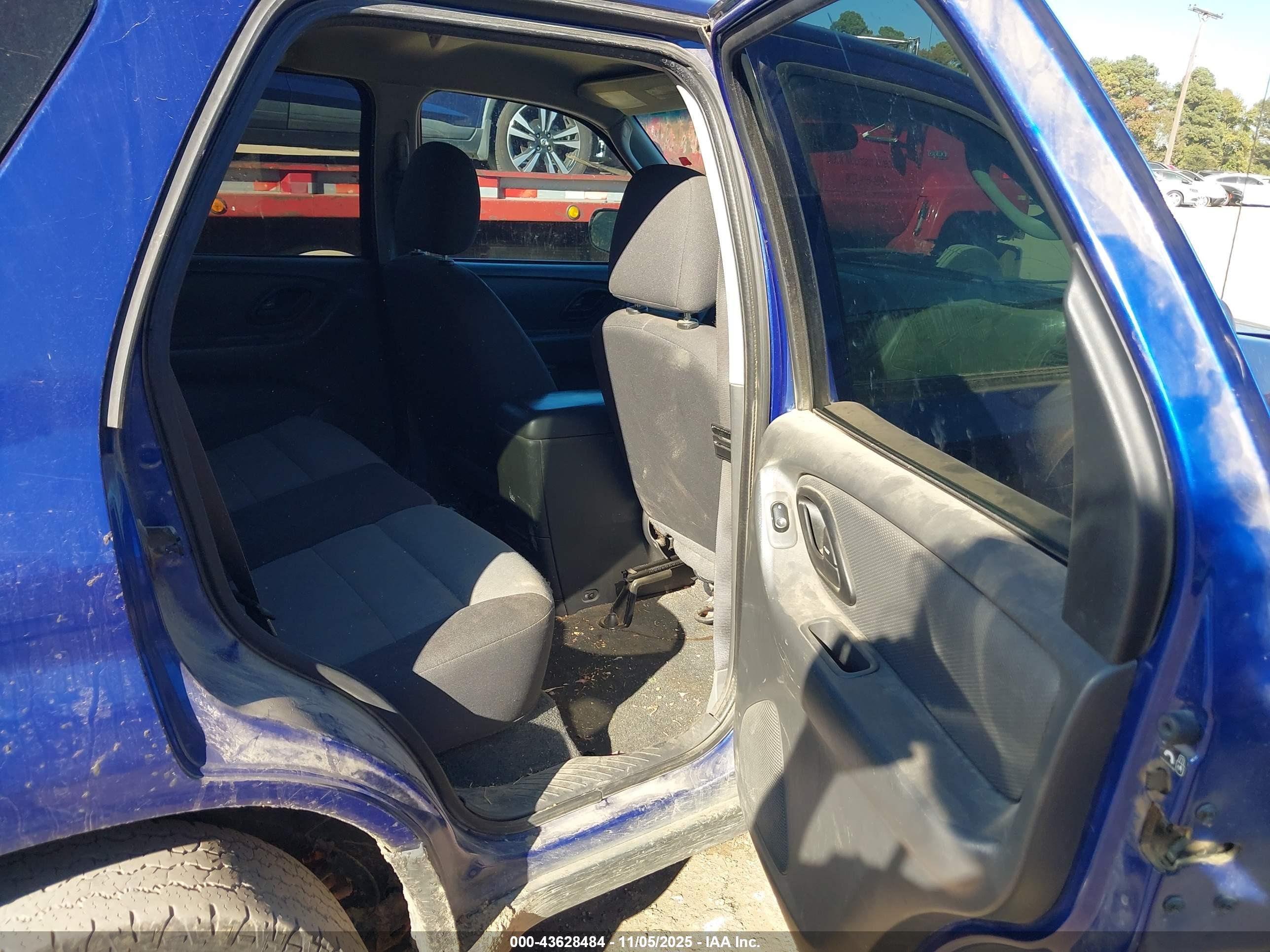 FORD ESCAPE image 8