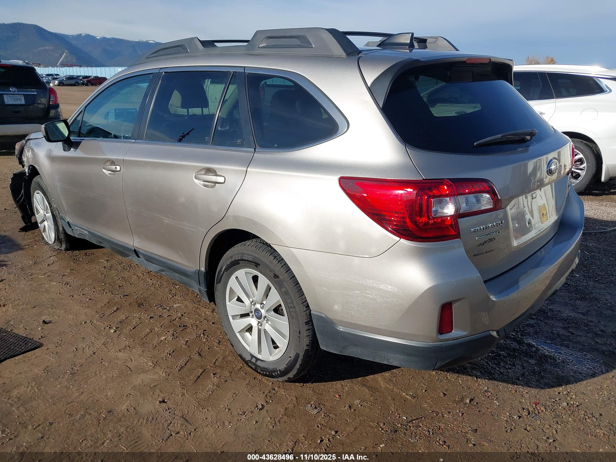 SUBARU OUTBACK image 3