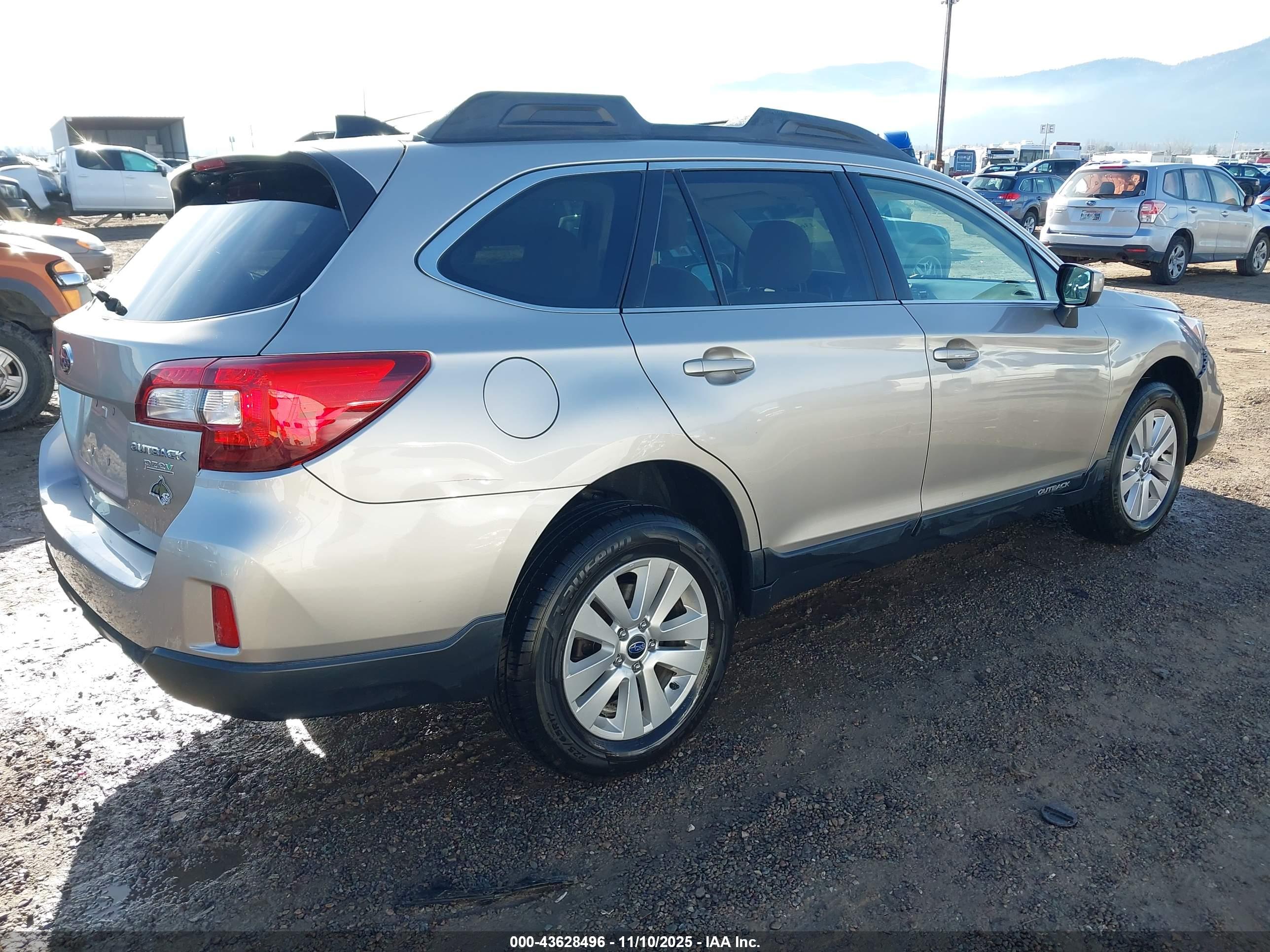 SUBARU OUTBACK image 4