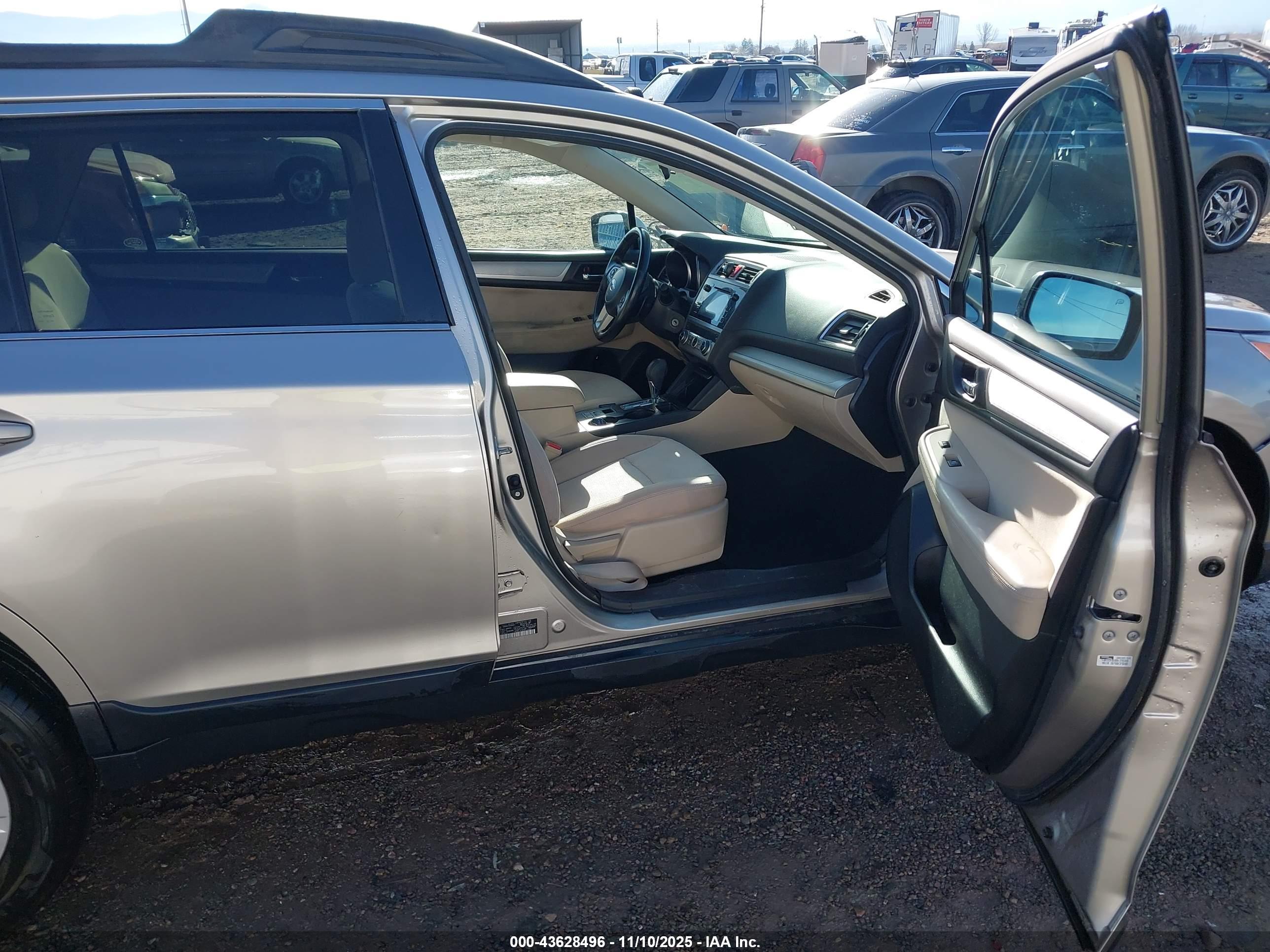 SUBARU OUTBACK image 5