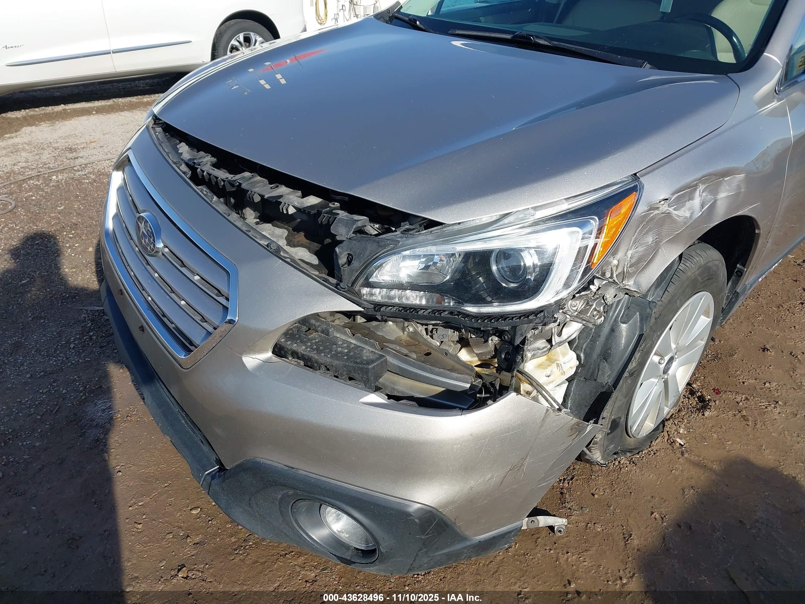 SUBARU OUTBACK image 6
