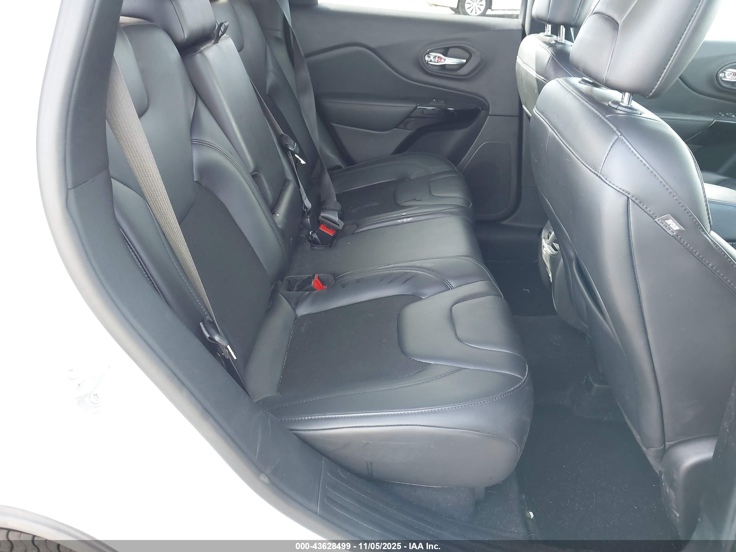 JEEP CHEROKEE image 8