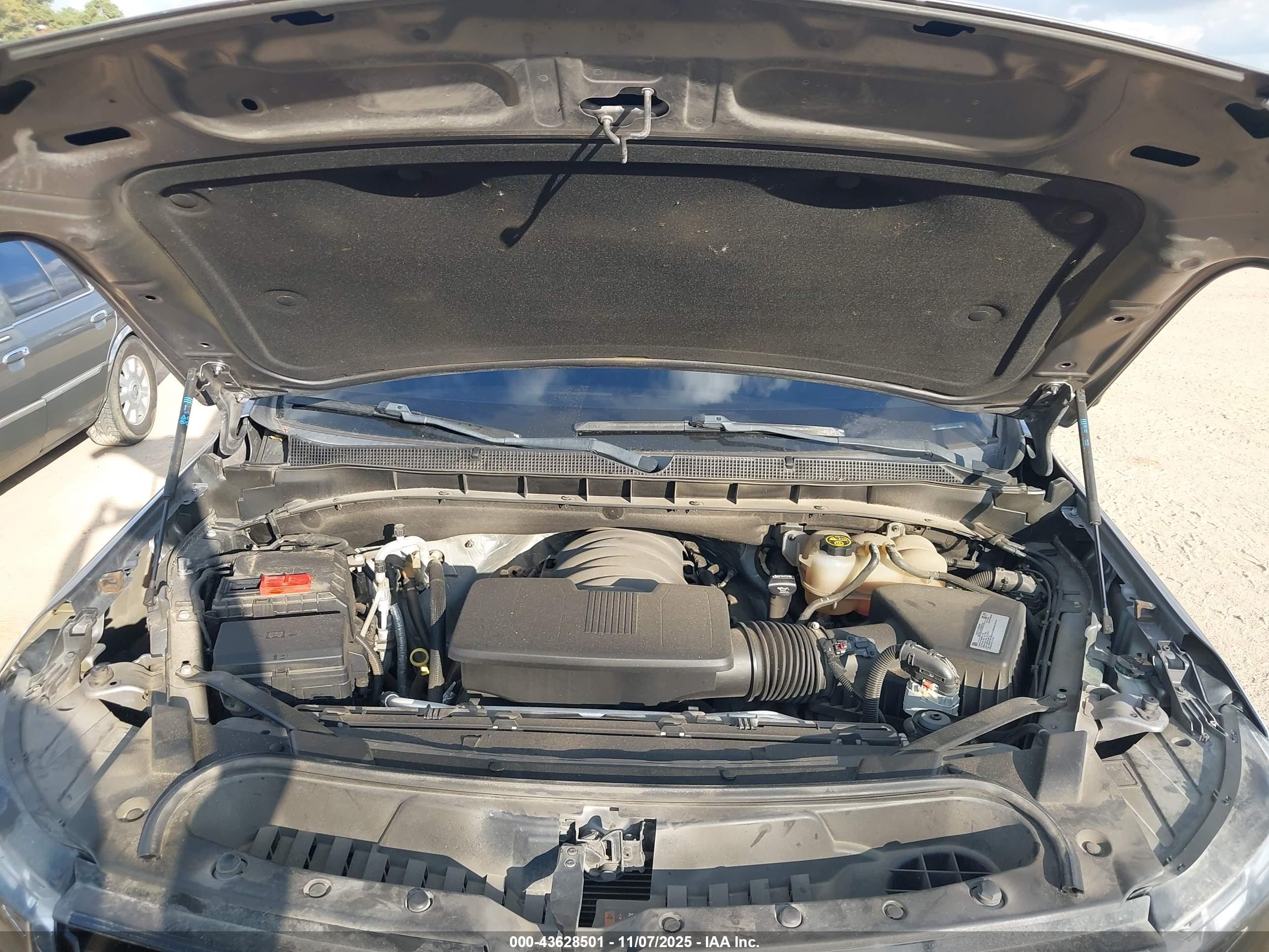 CHEVROLET TAHOE image 10