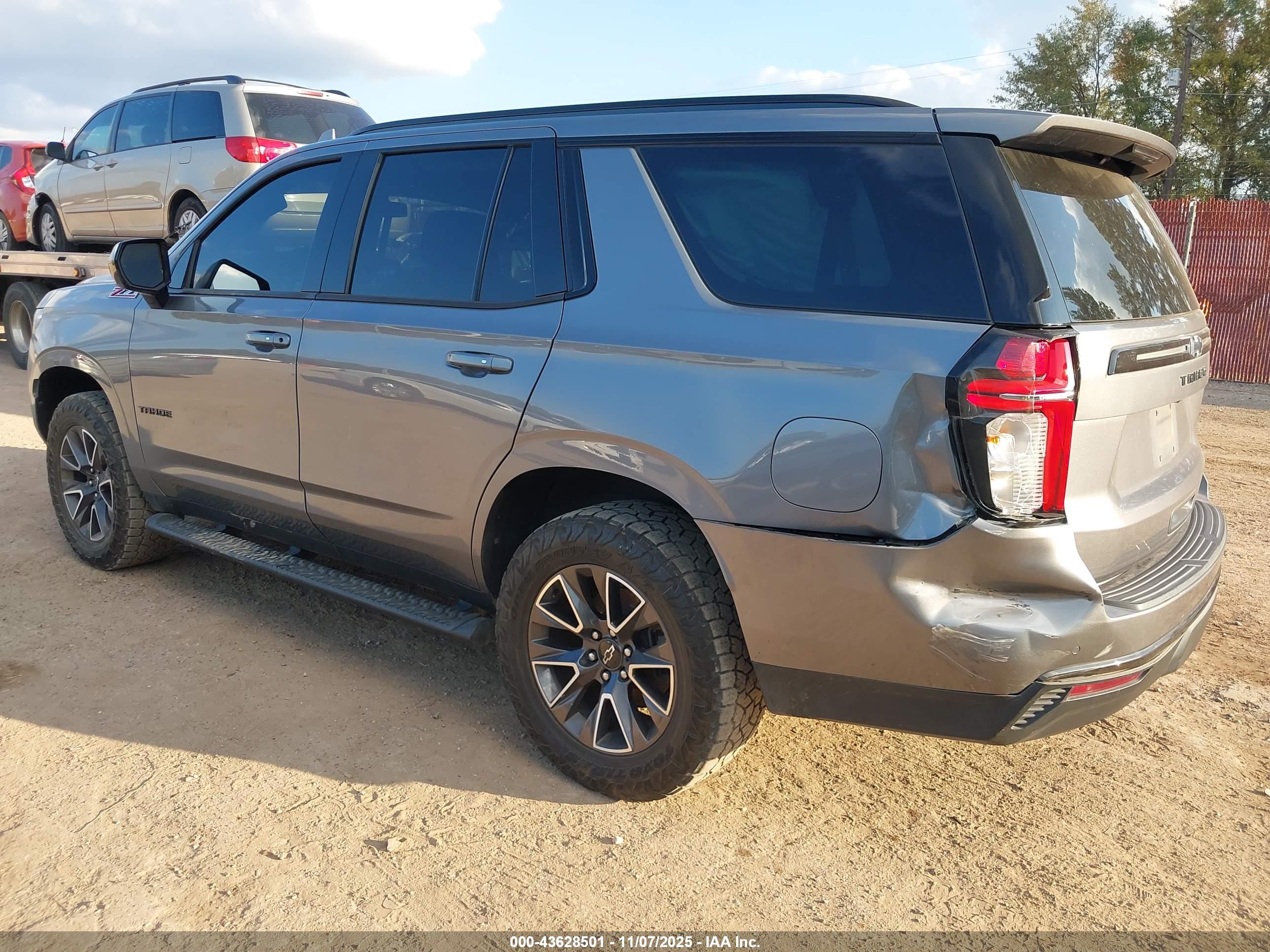 CHEVROLET TAHOE image 3