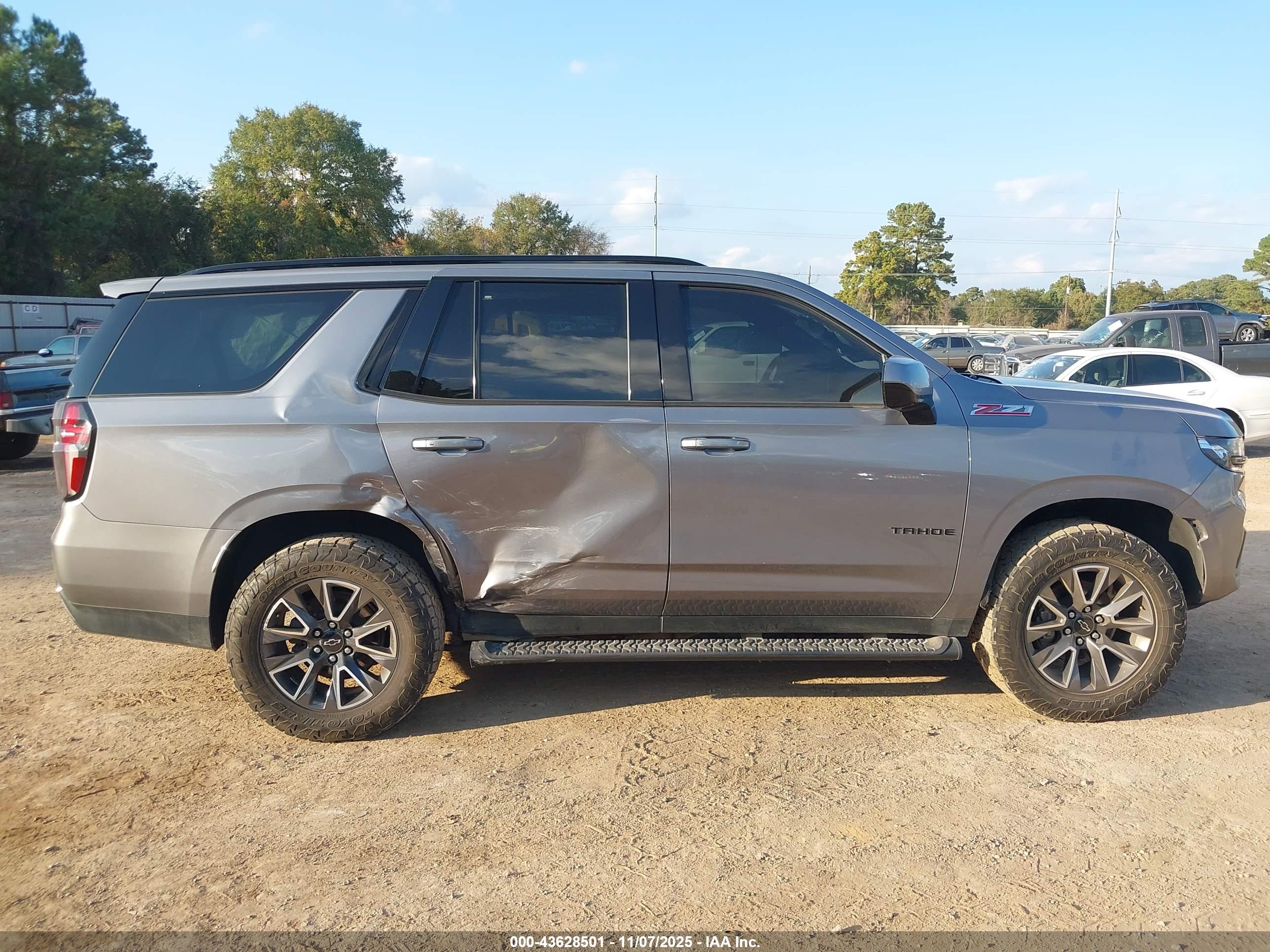 CHEVROLET TAHOE image 6