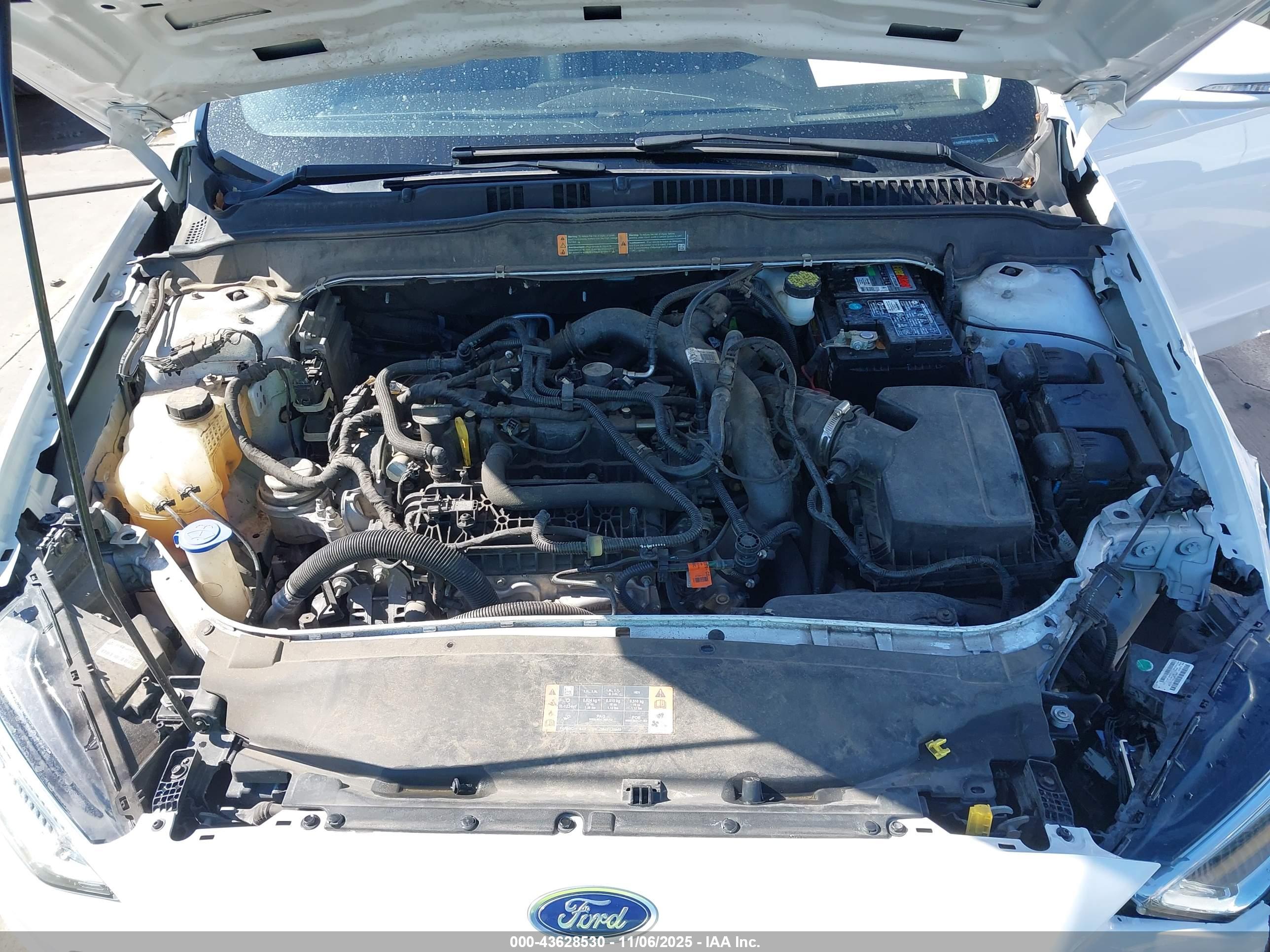 FORD FUSION image 10