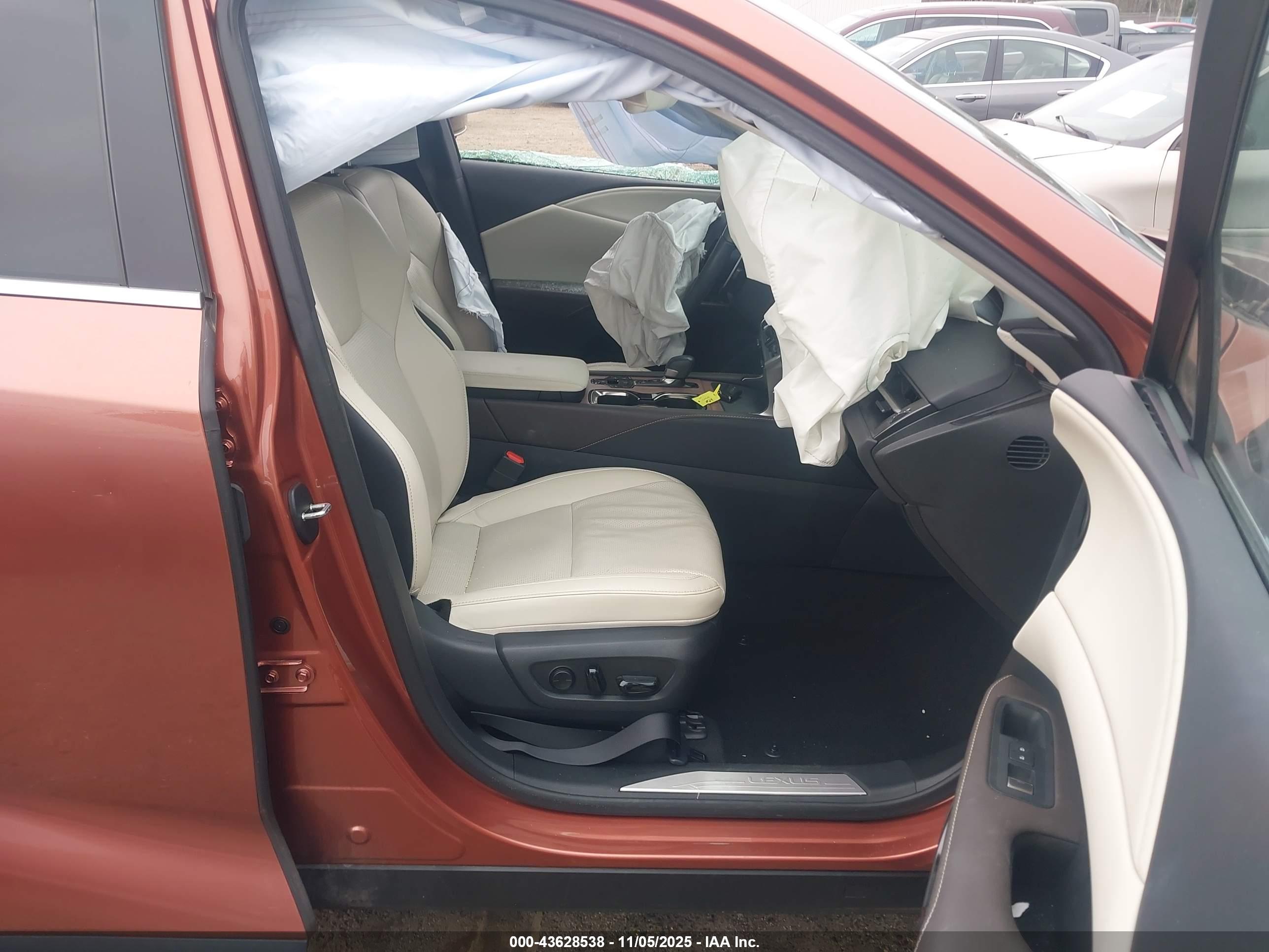 LEXUS RX image 5