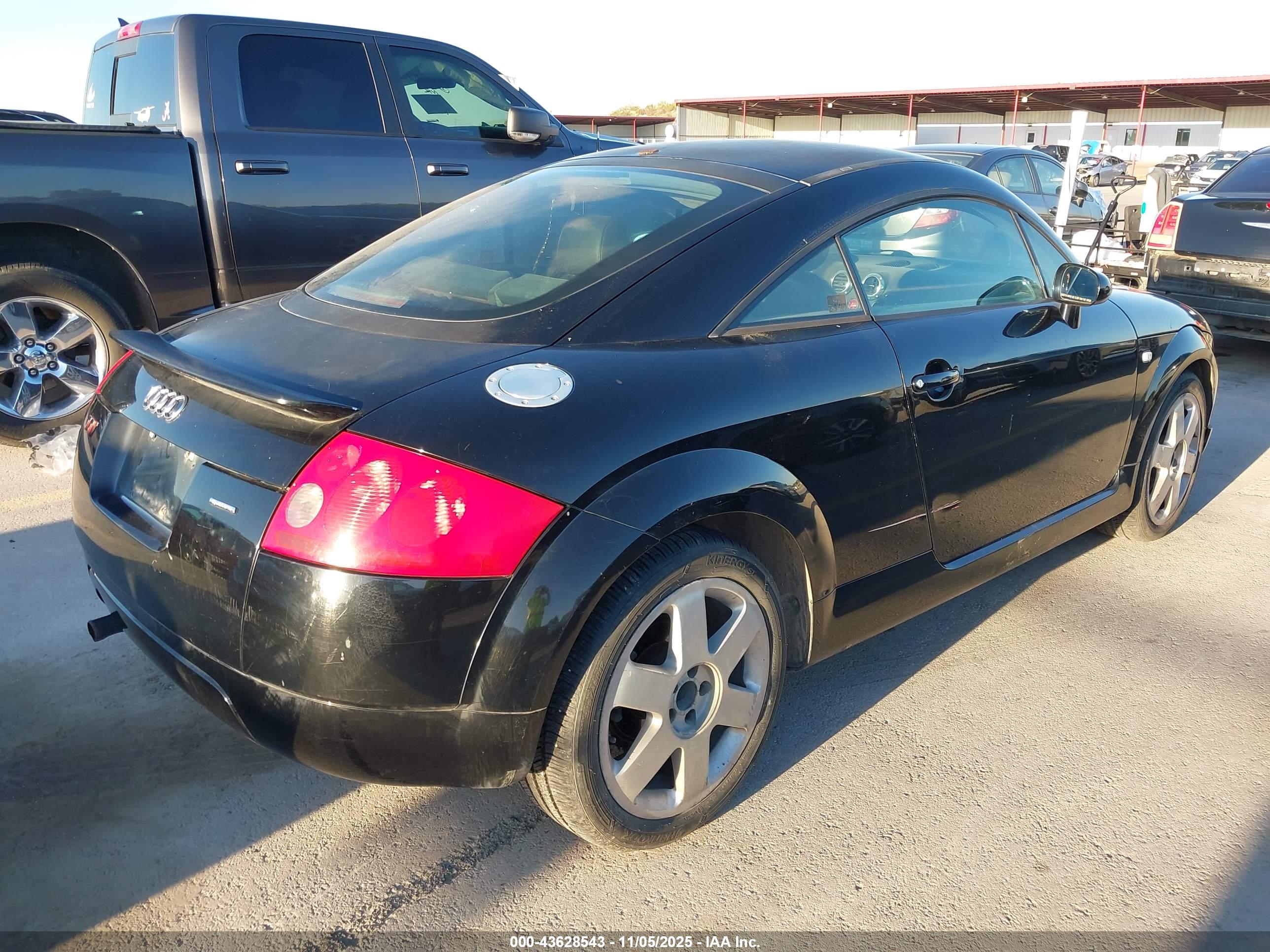 AUDI TT image 4