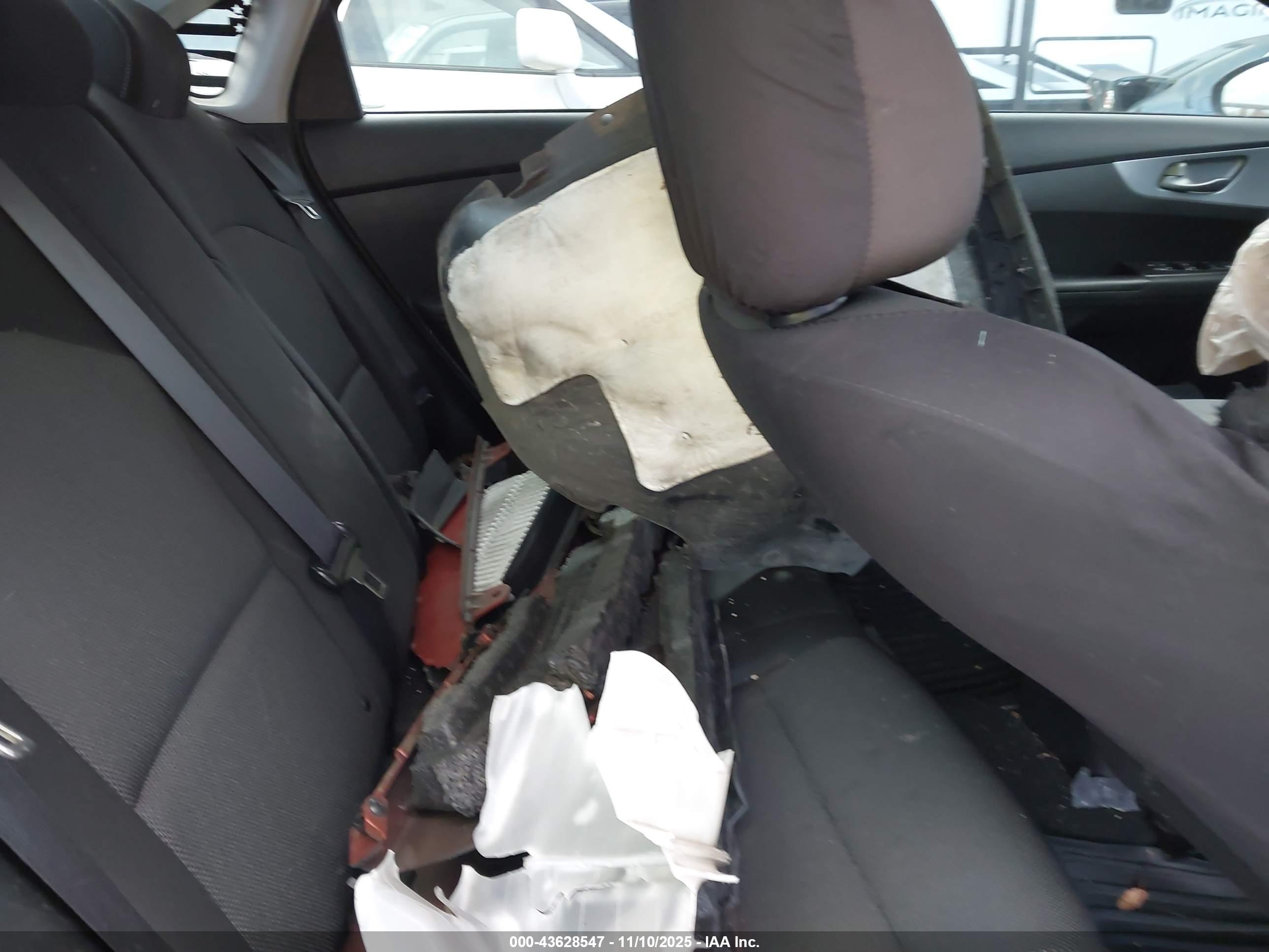 KIA FORTE image 8