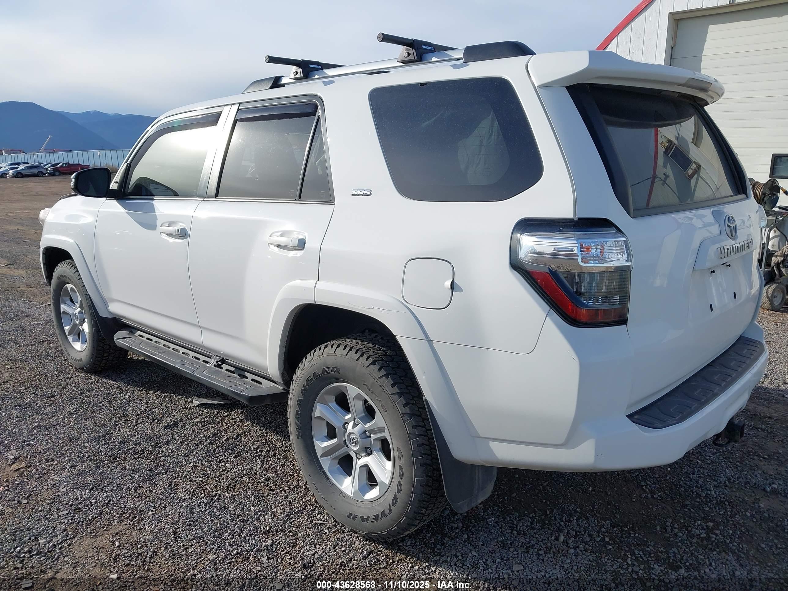 TOYOTA 4RUNNER image 3
