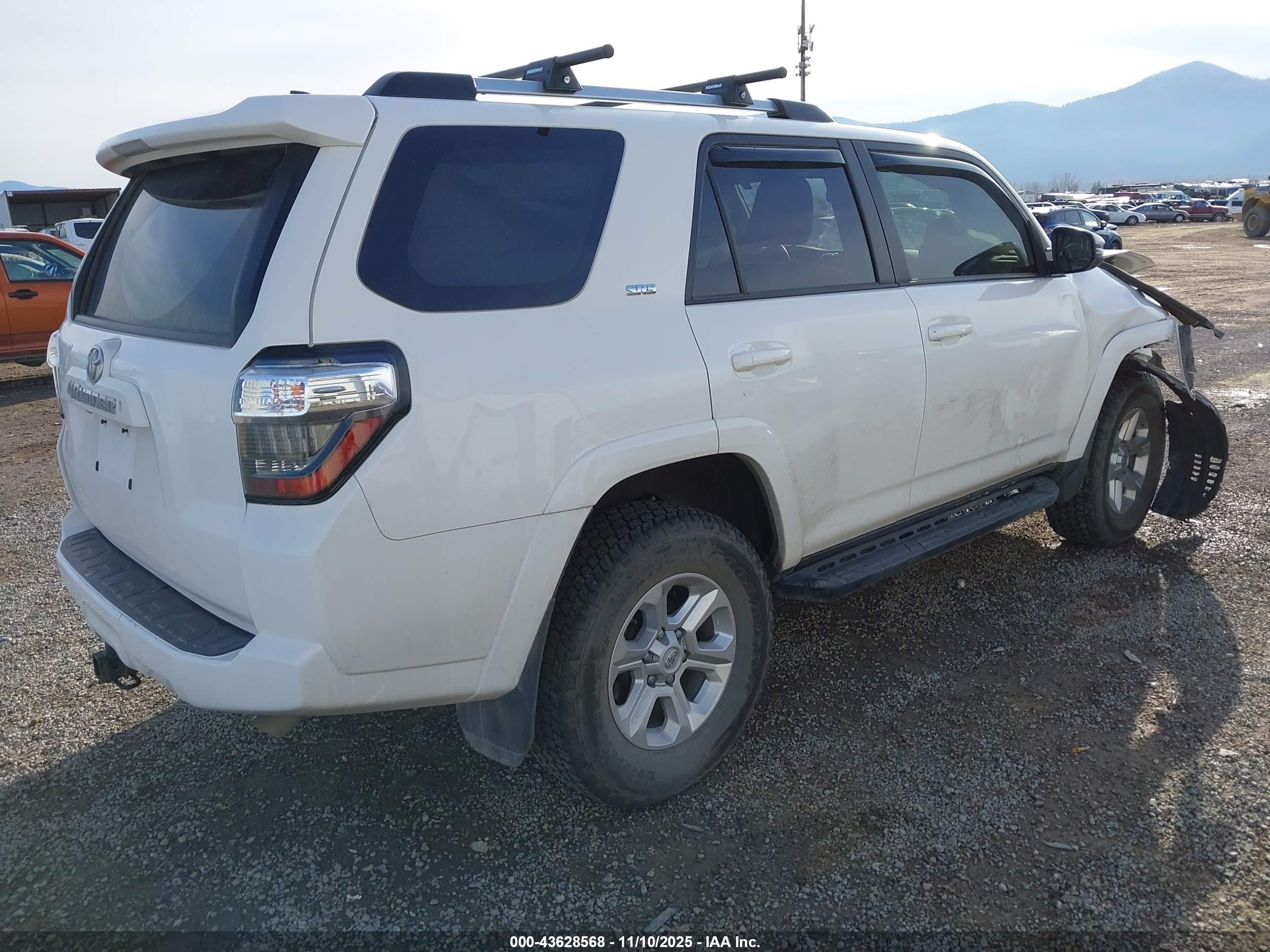 TOYOTA 4RUNNER image 4